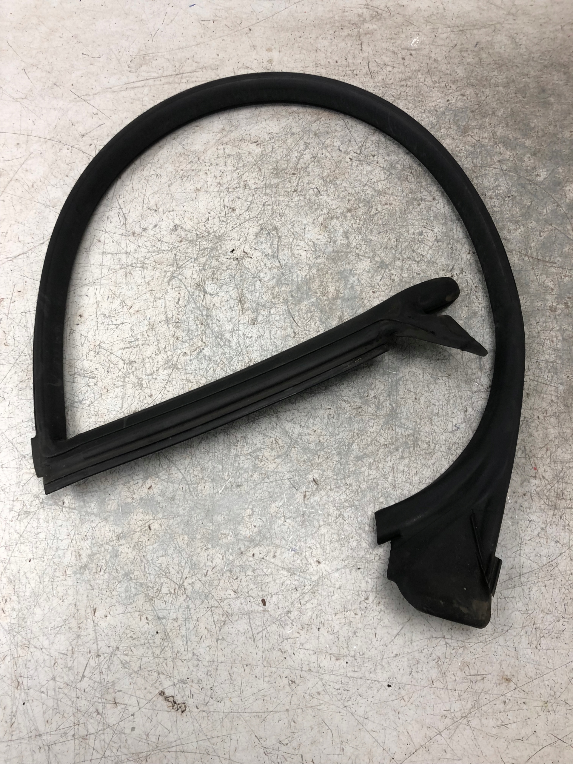 gasket door right front A5 COUPE 8T0845354