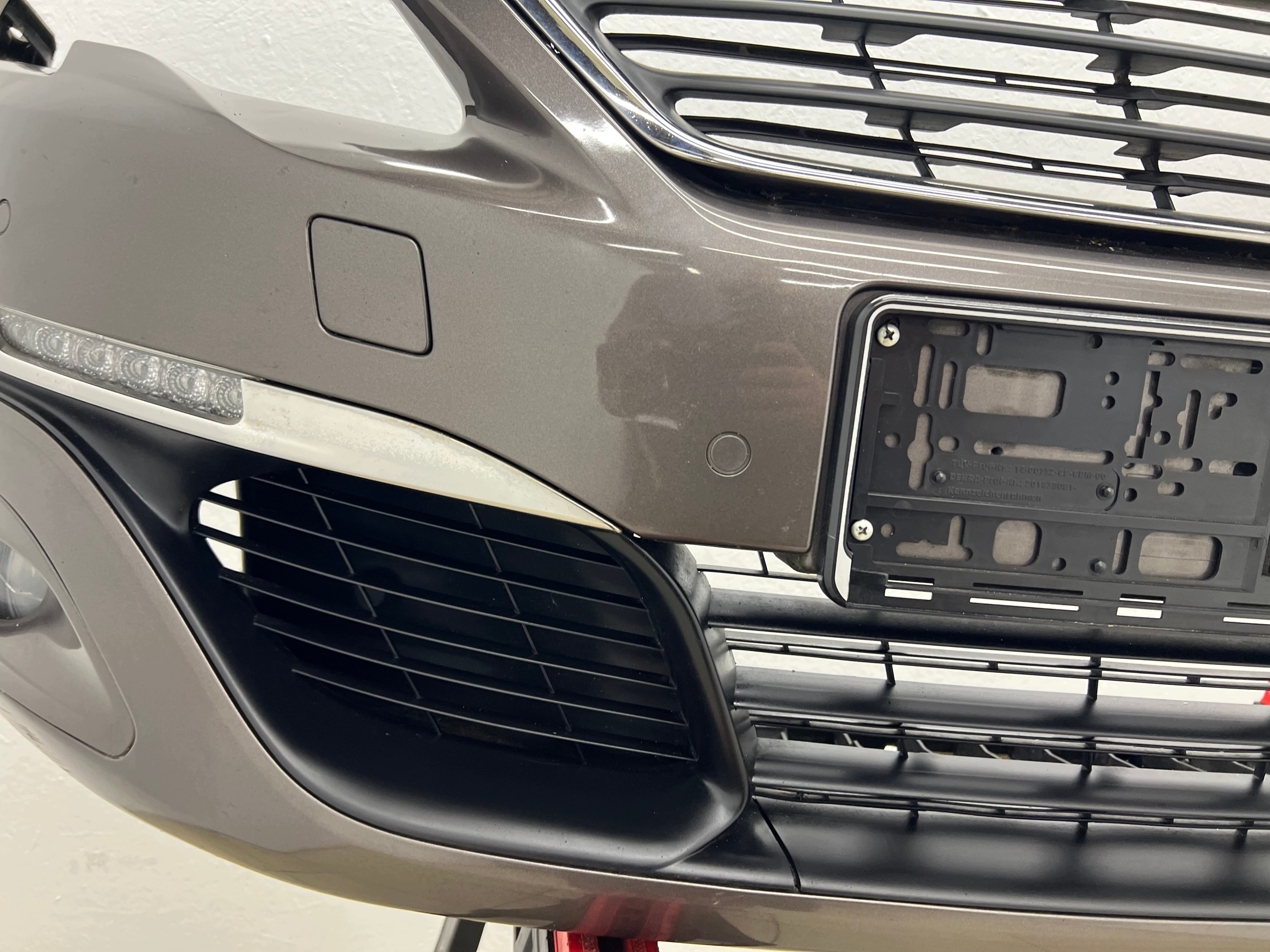 PEUGEOT 308 II T9 bumper front complete 4XPDC LED W colour KKSD