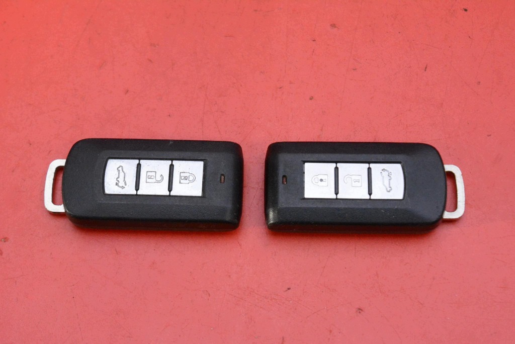 ignition key button START/STOP 8610A133 MITSUBISHI OUTLANDER III 12