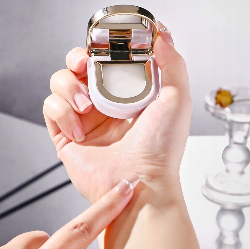 FEROMONY W BALSAMIE PERFUMY ZMYSŁOWE KOBIECE Waga 2.2 g