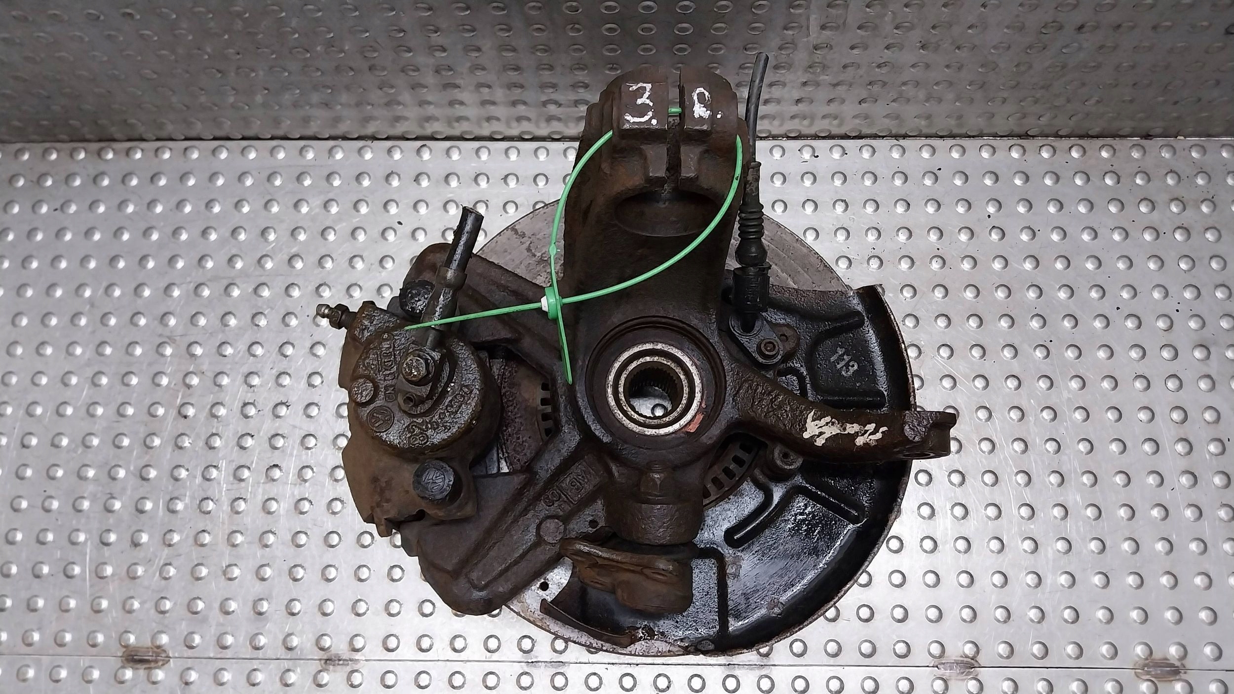 Mozzo FUSELLO Destra Anteriore 1J0407256AJ VW GOLF IV A3 8L OCTAVIA e LEON e 1.9TDI