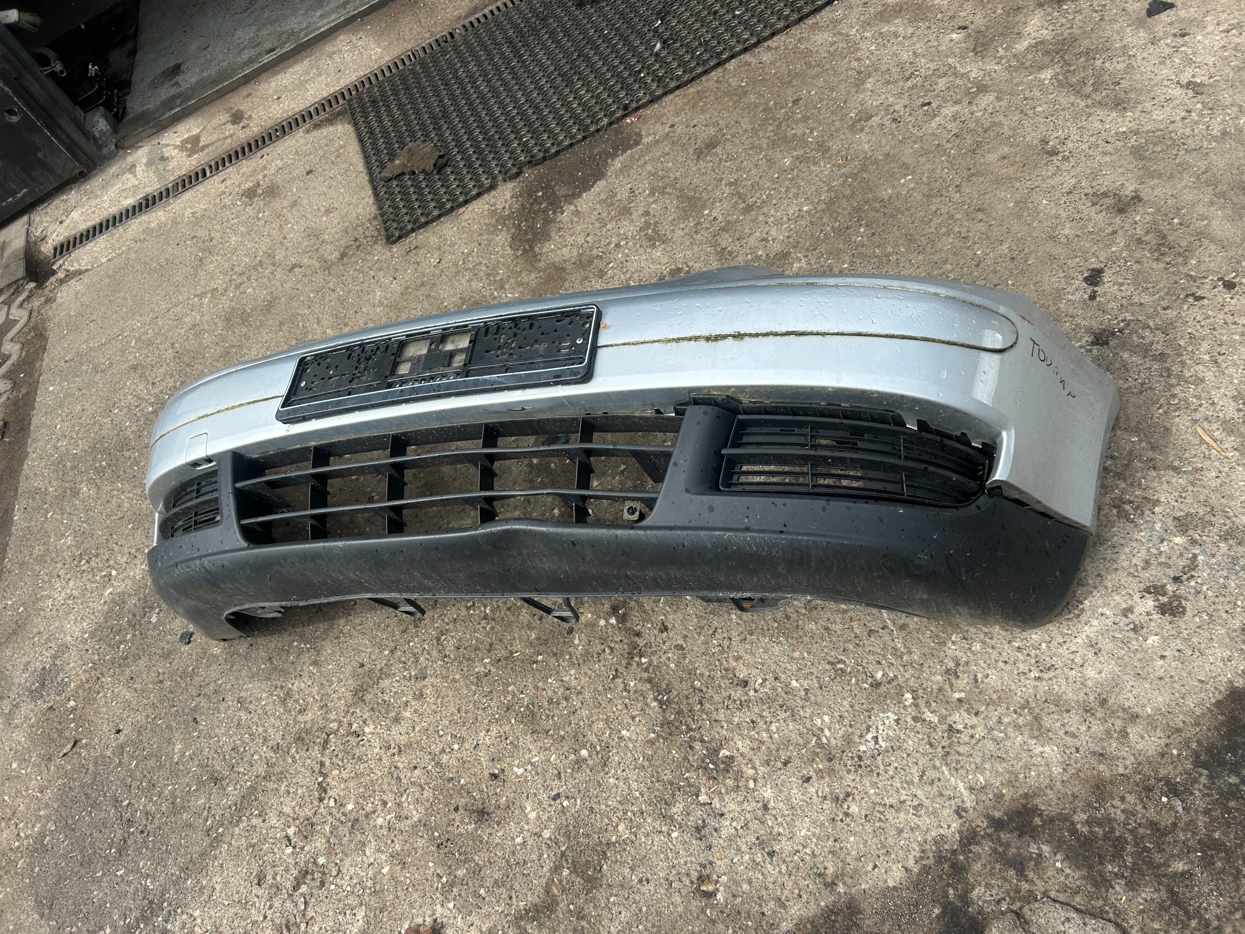 VOLKSWAGEN TOURAN and bumper front front complete LA7W