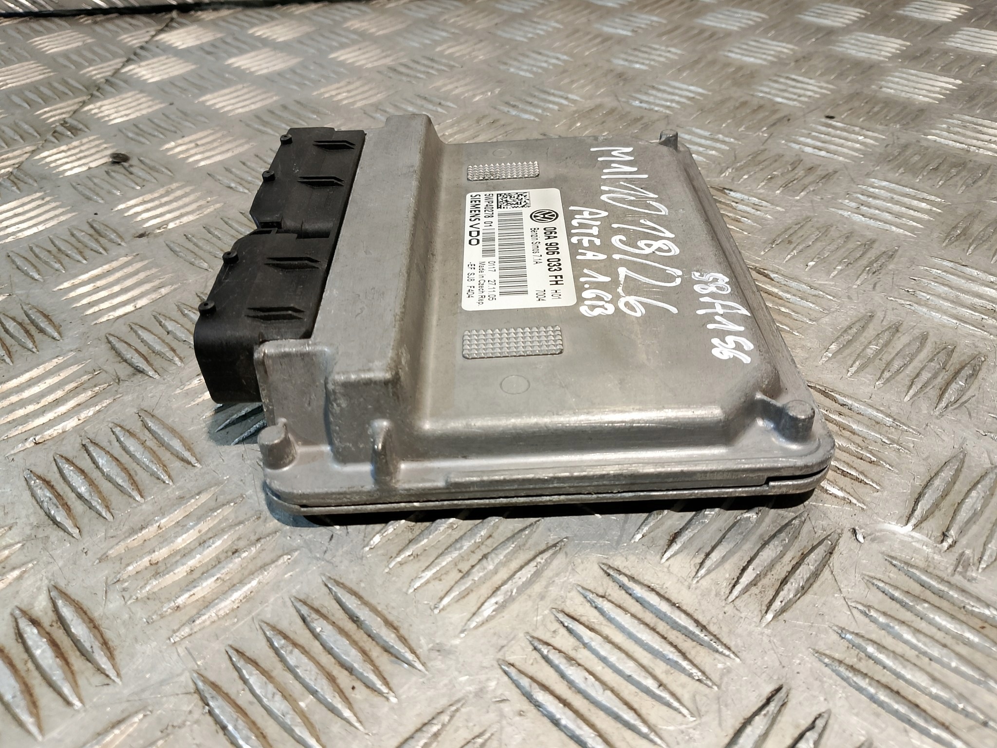 control unit computer of the engine SEAT ALTEA 1.6 B 06A906033FH