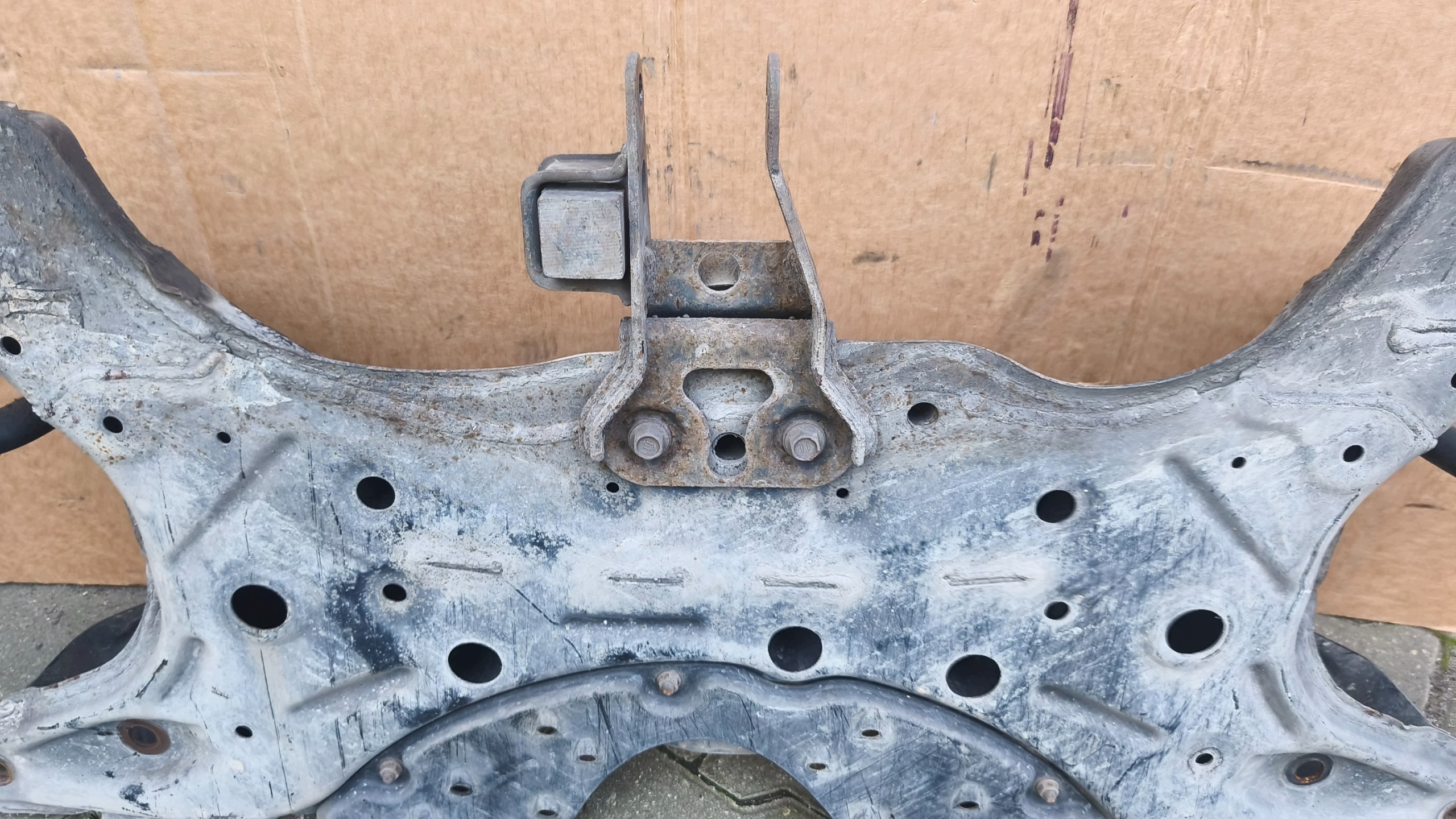 axle beam springing front TOYOTA PRIUS 2008r 1.5B