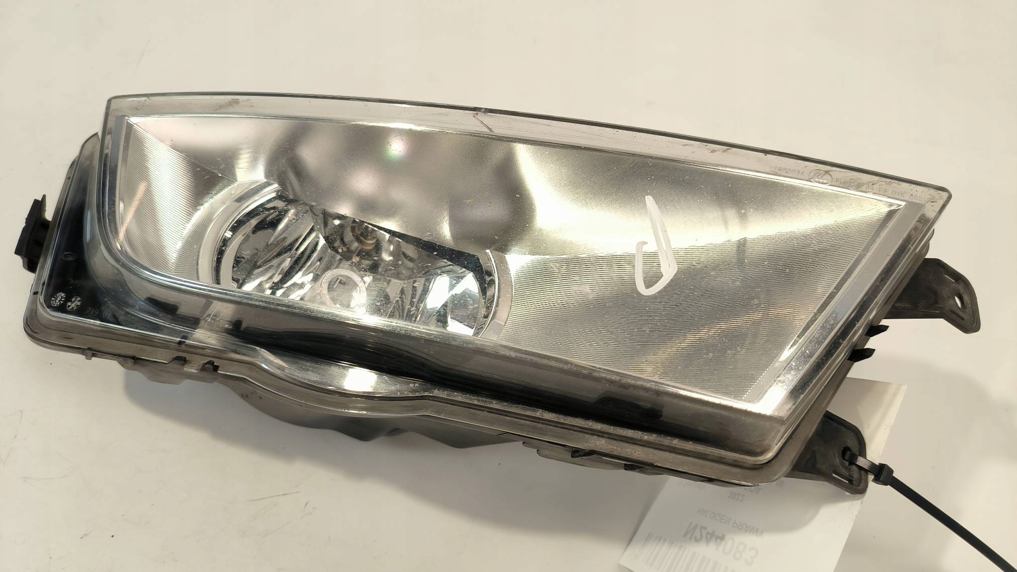 Nebelscheinwerfer rechts 5E0941700D SKODA OCTAVIA III
