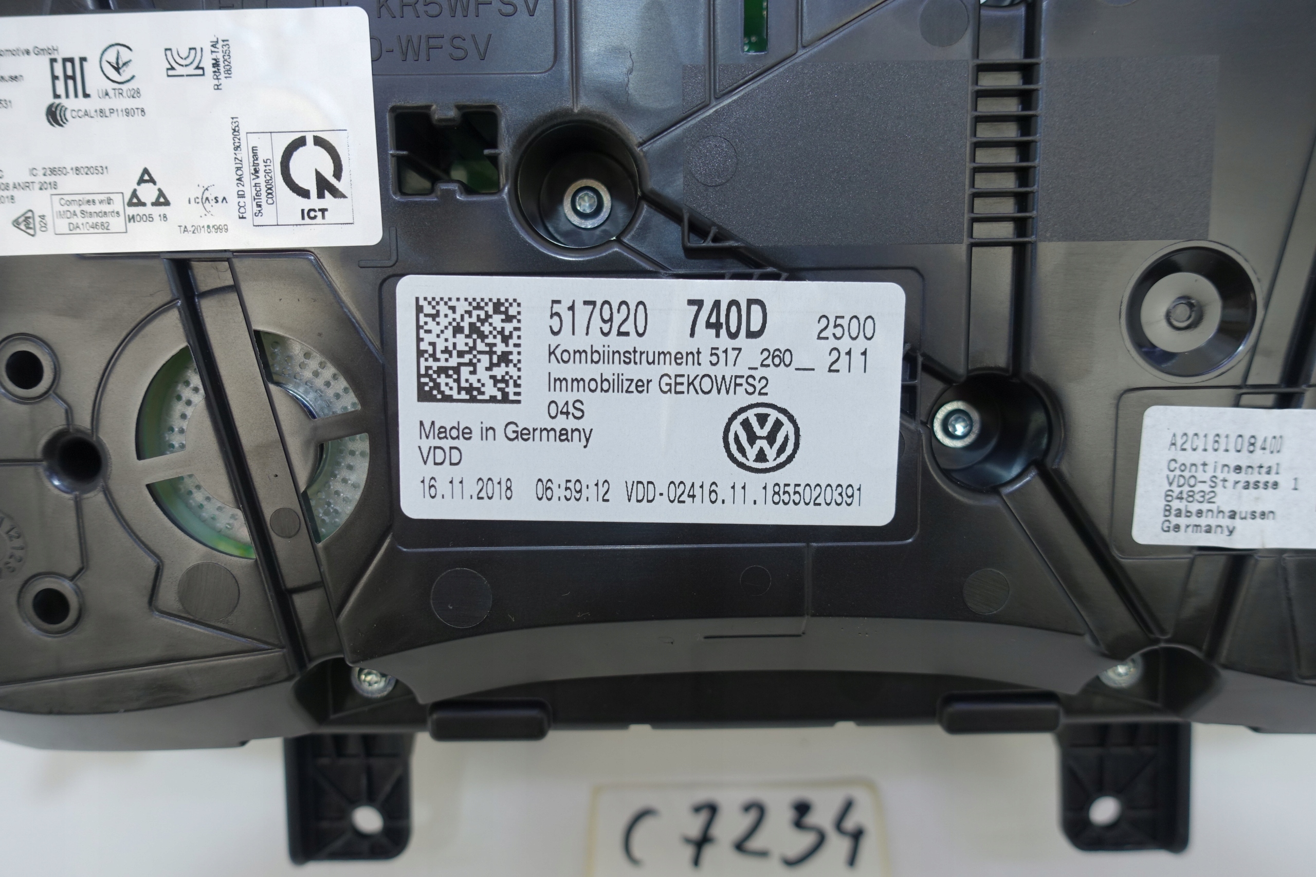 dials dials VW SPORTSVAN 517 27306KM 517920740D