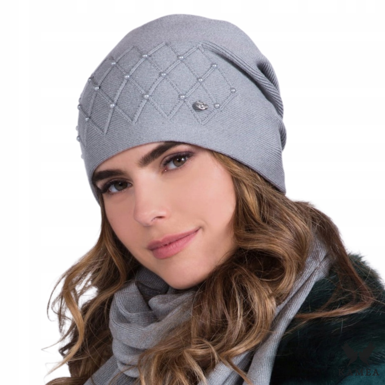 

Czapka Damska Zimowa Elegancka Rena Kolor Szary