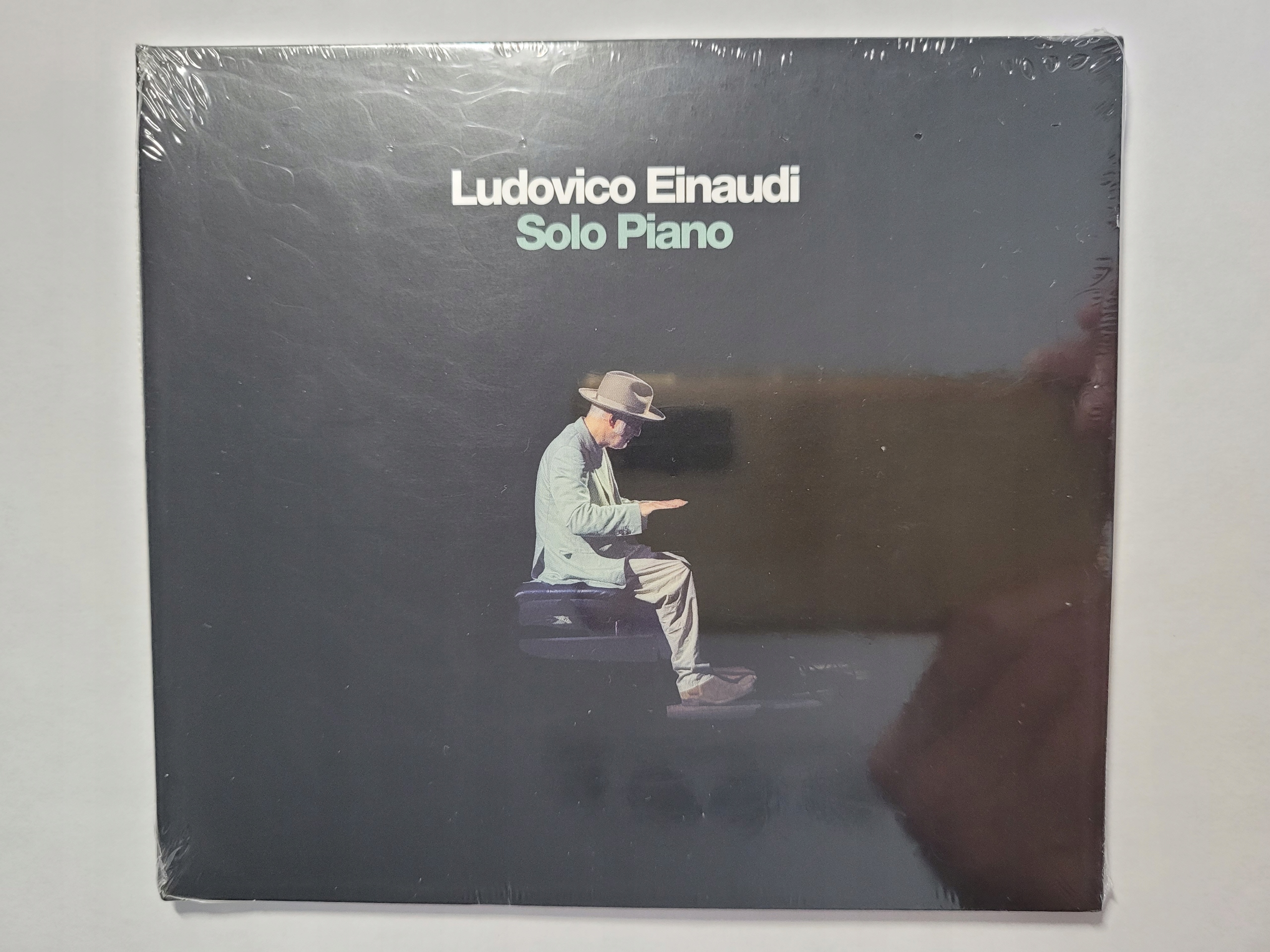 Ludovico Einaudi Solo Piano (folia)