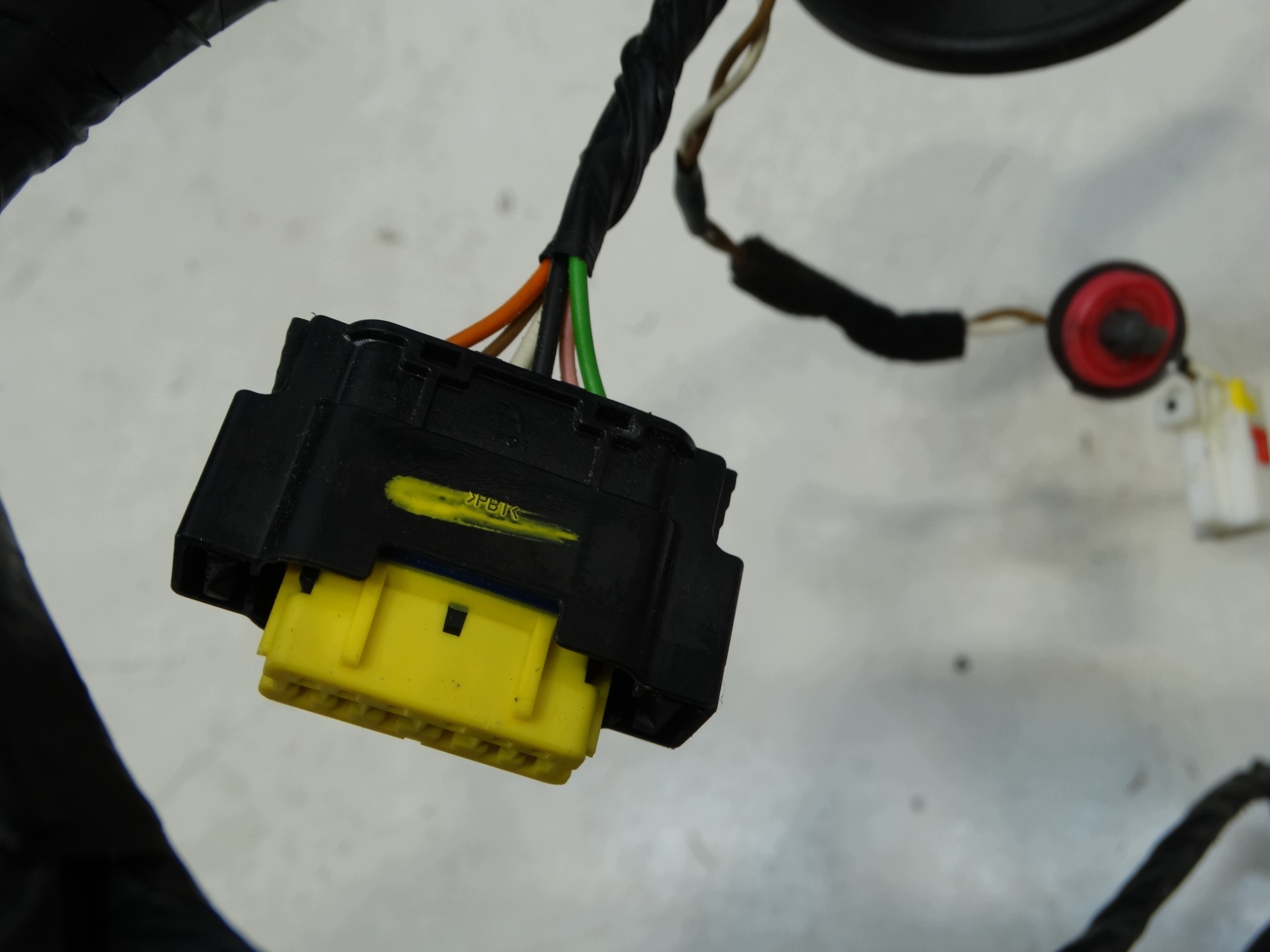 bundle wiring door left front KIA VENGA 09-19R. 91601-1P025
