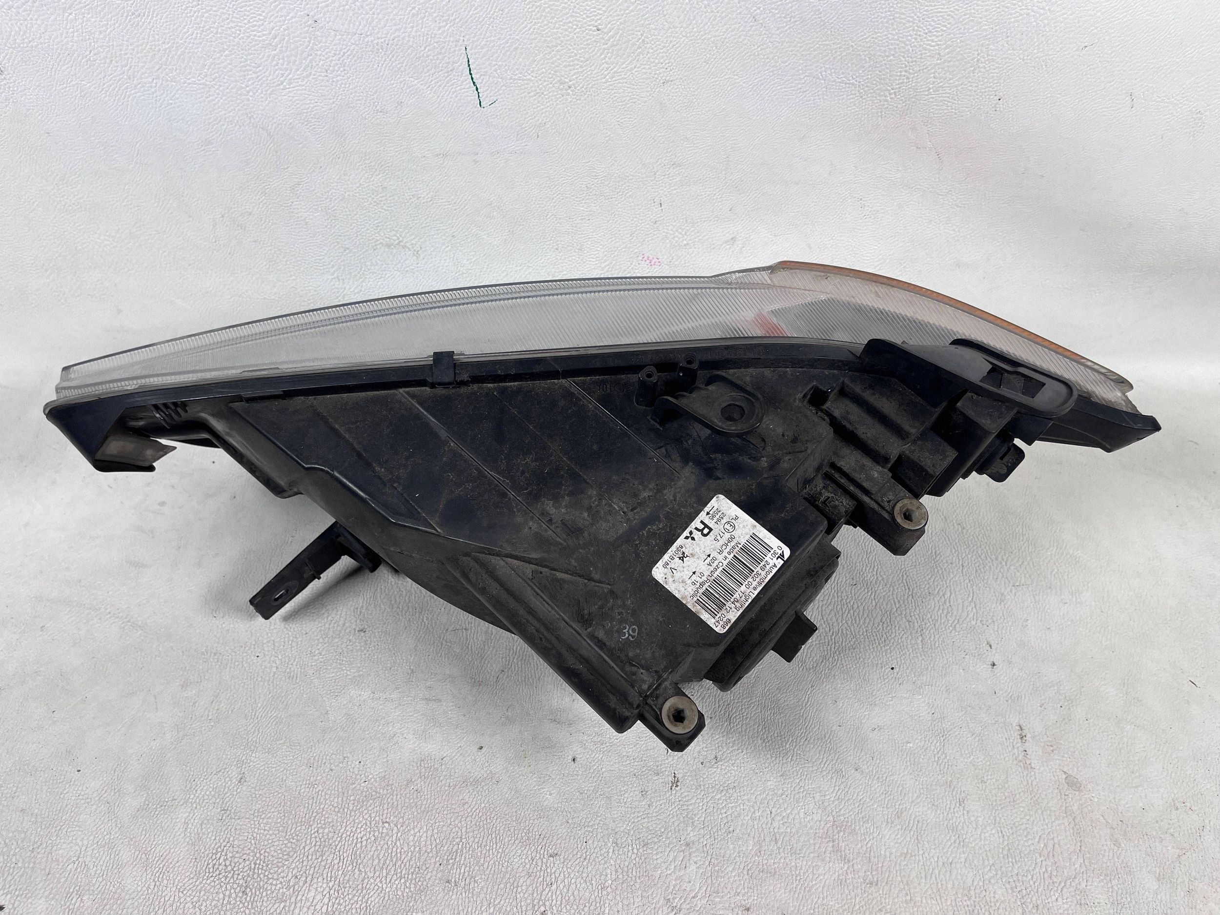 Mitsubishi Colt 09- light right front front