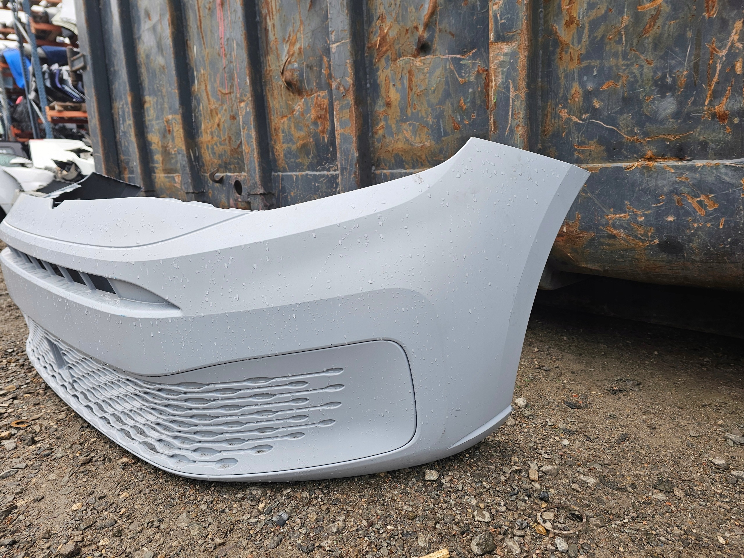 VW CADDY 2K7 MODEL frontstoßstange