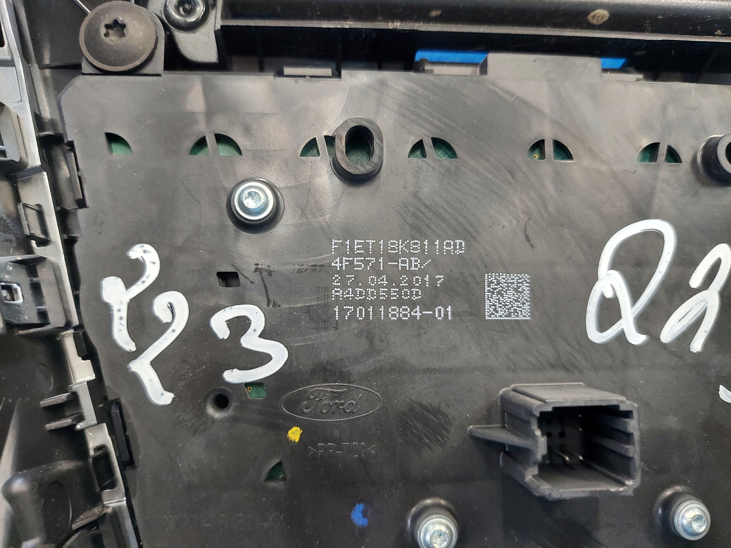 control panel radia Ford OE F1ET-18K811-AD