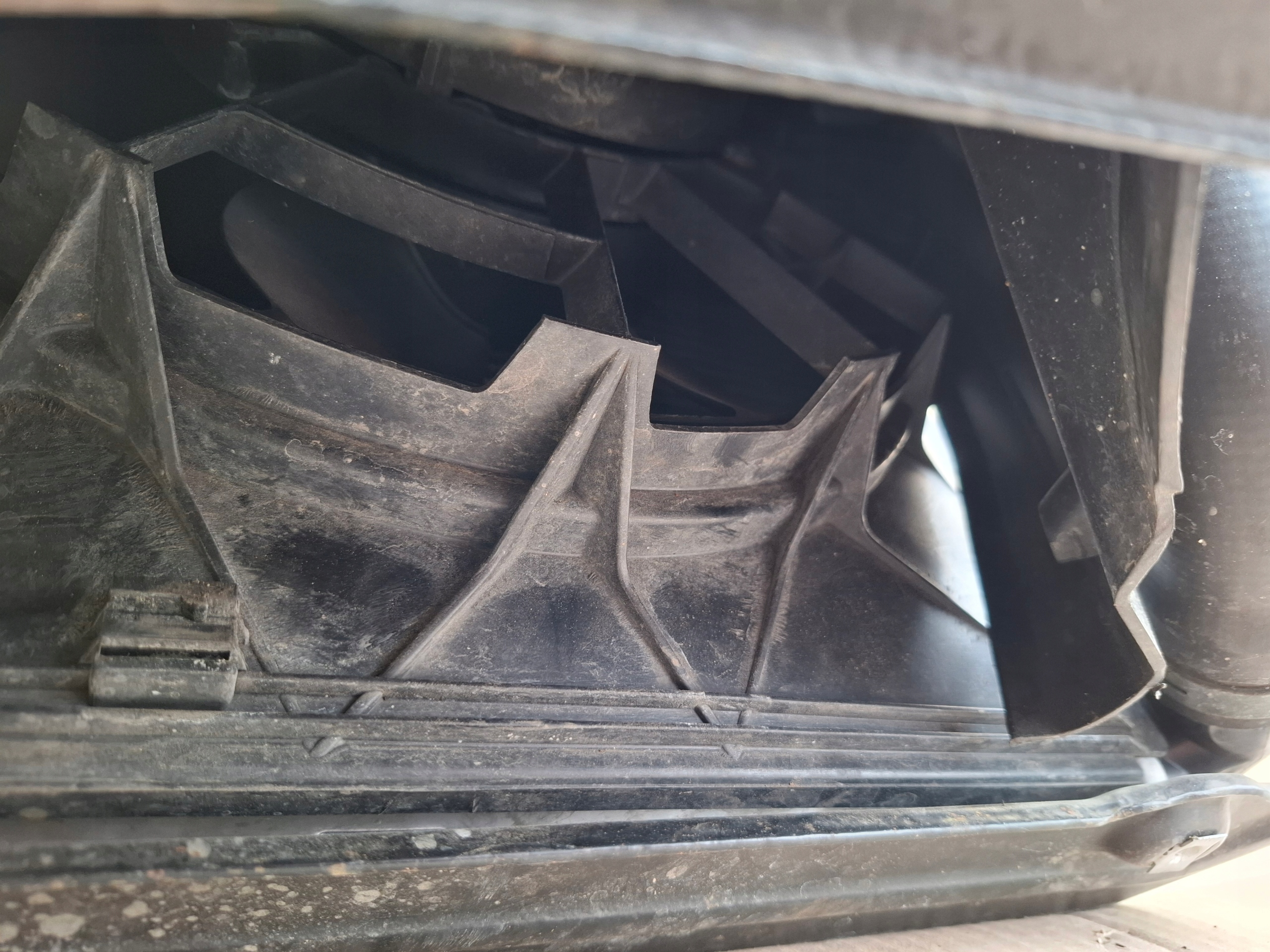 chladiče ventilátor levý PORSCHE BOXSTER 986