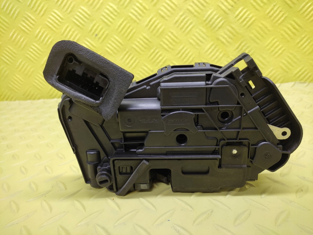 SKODA RAPID II lock door left rear part A5E5TA839015E