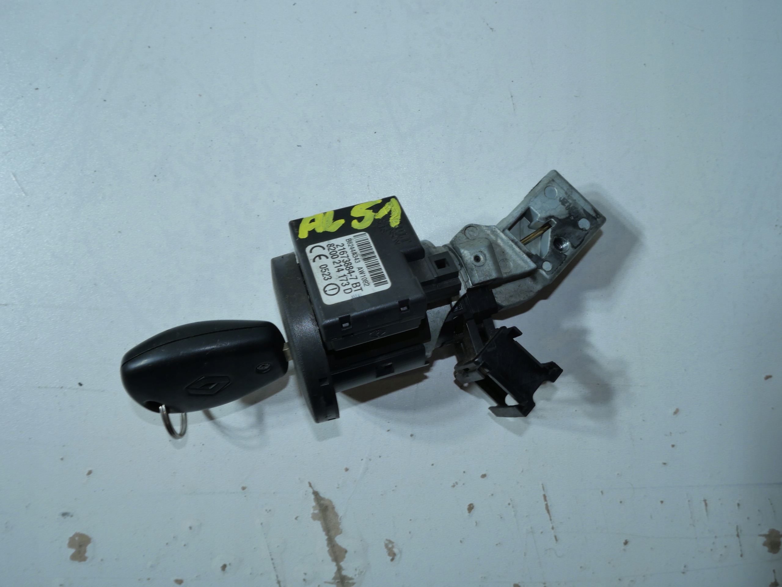RENAULT CLIO 3 III ignition Z KLUCZYKIEM 8200214173D