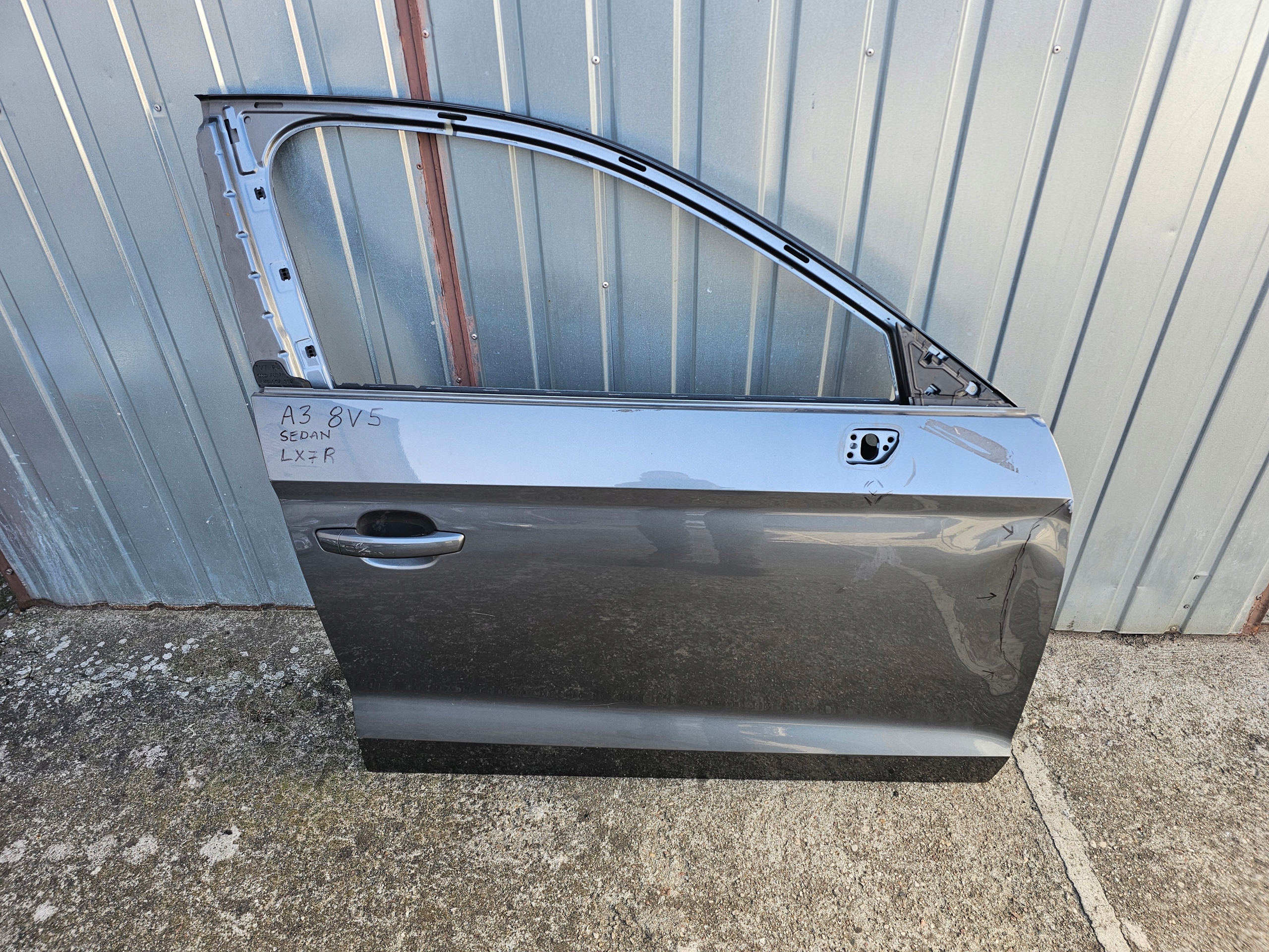 AUDI A3 8V SEDAN DRZWI PRAWY PRZÓD