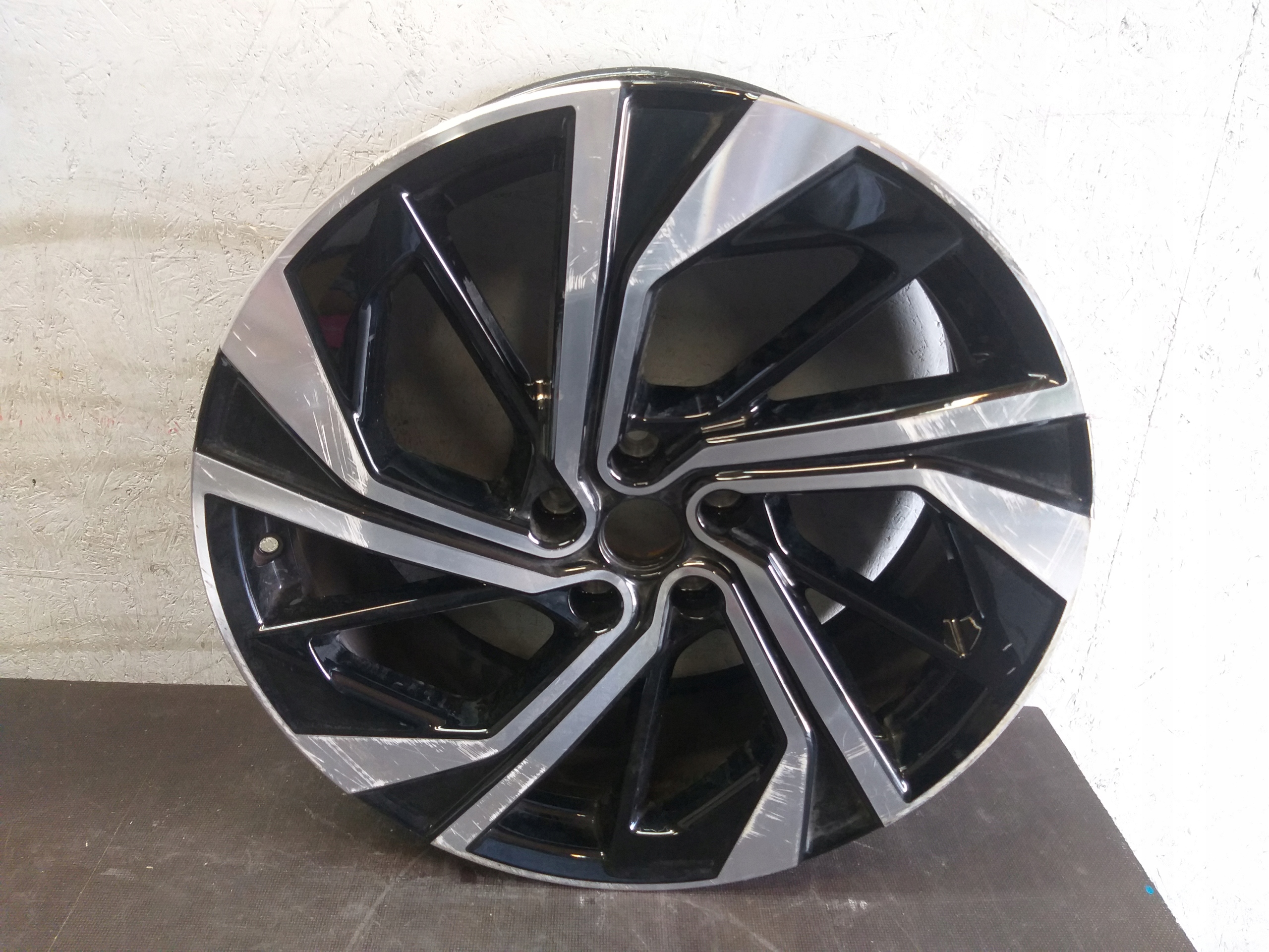 disk hliníkový NISSAN 20" 8J 5X114,3 ET40