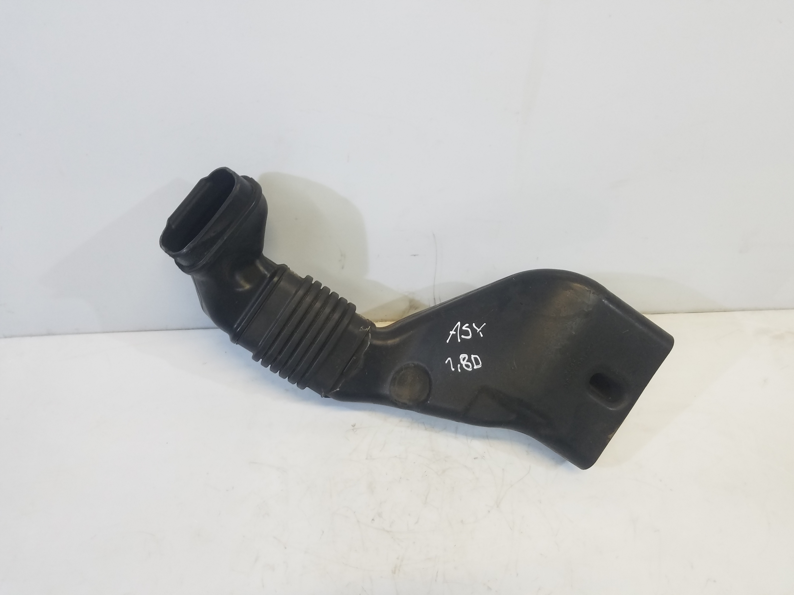 впуск труба mitsubishi ASX 1.8 d