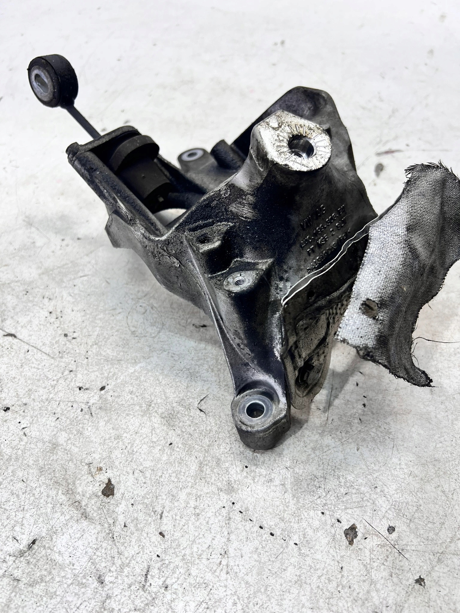 holder engine mount right AUDI A6 C8 3.0 TDI 4M0199308BM