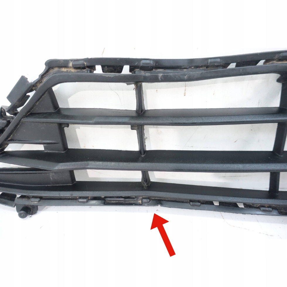 grille grid of a bumper front VOLVO XC60 II 2 2017- 32296070