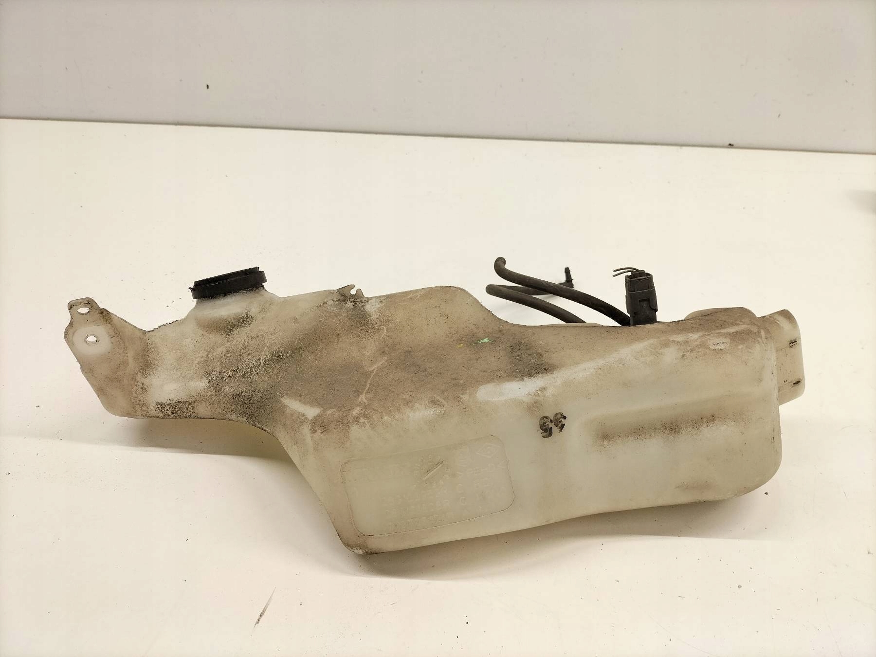 washer fluid tank Renault Safrane and (1992-2000)