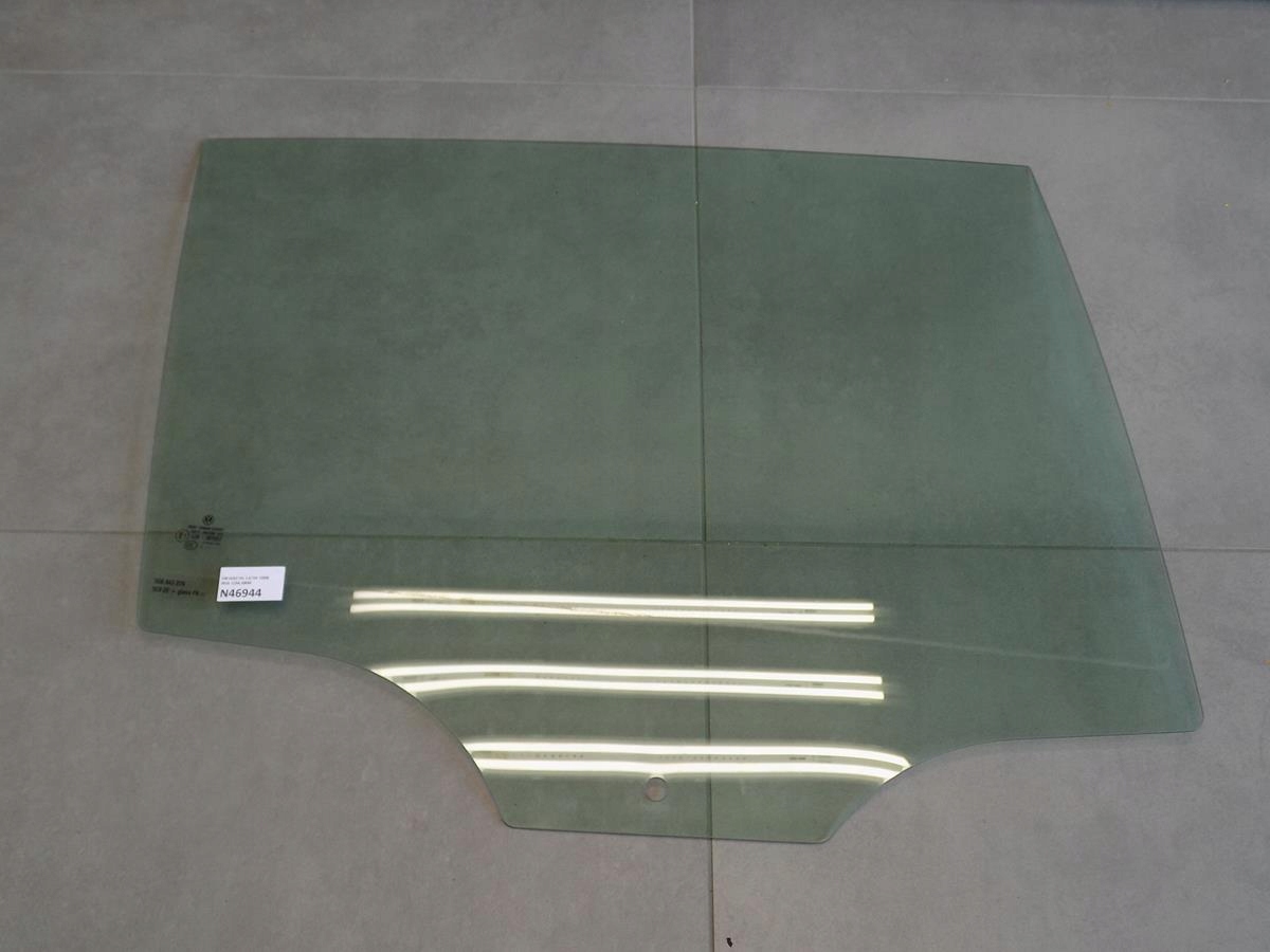 VW GOLF VII window right rear part 2015 5G6845026
