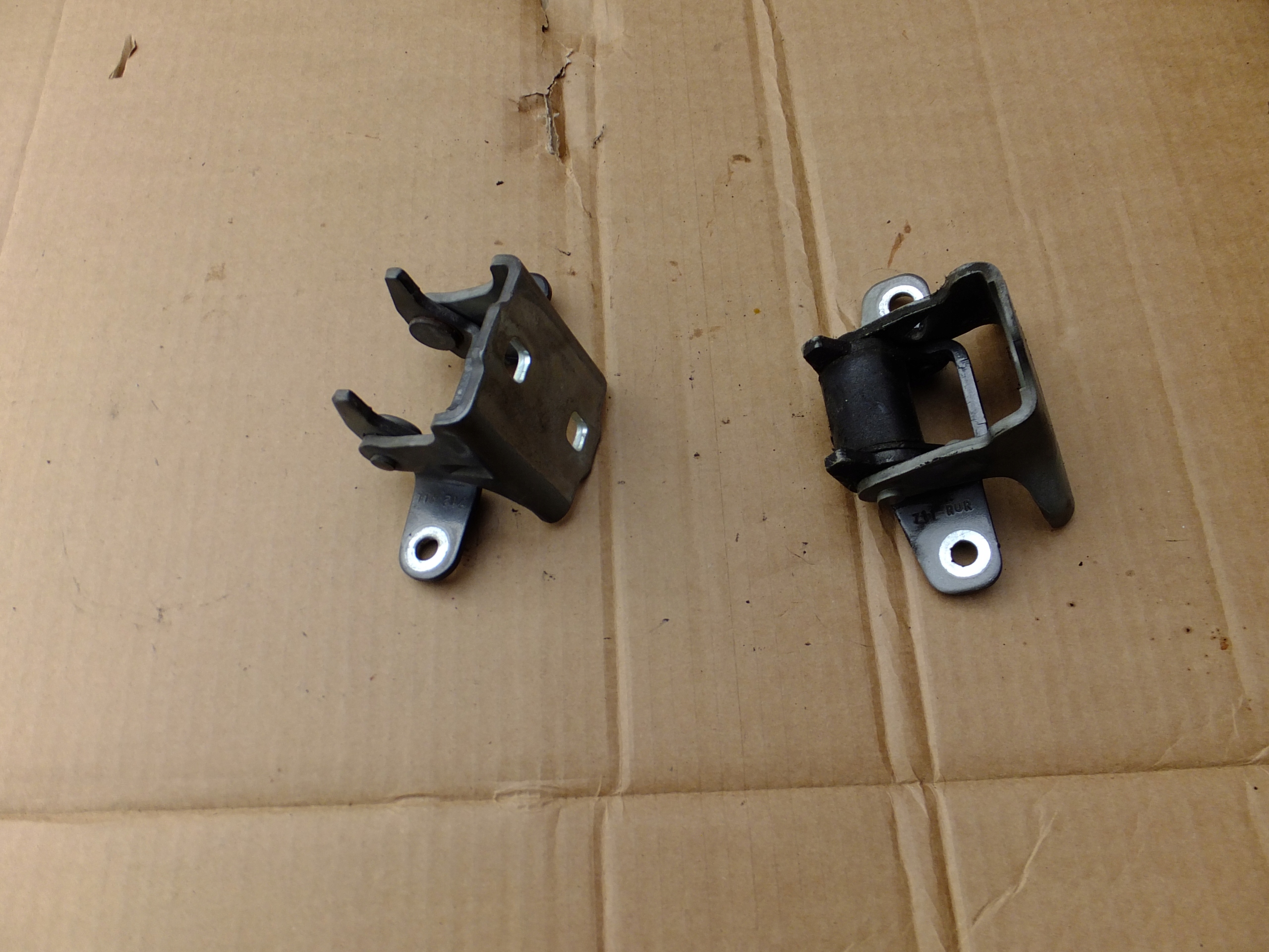 hinge door left rear part opel meriva B 2010r