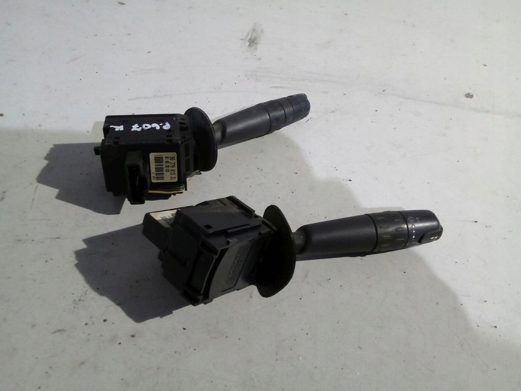 Peugeot 607 levers control