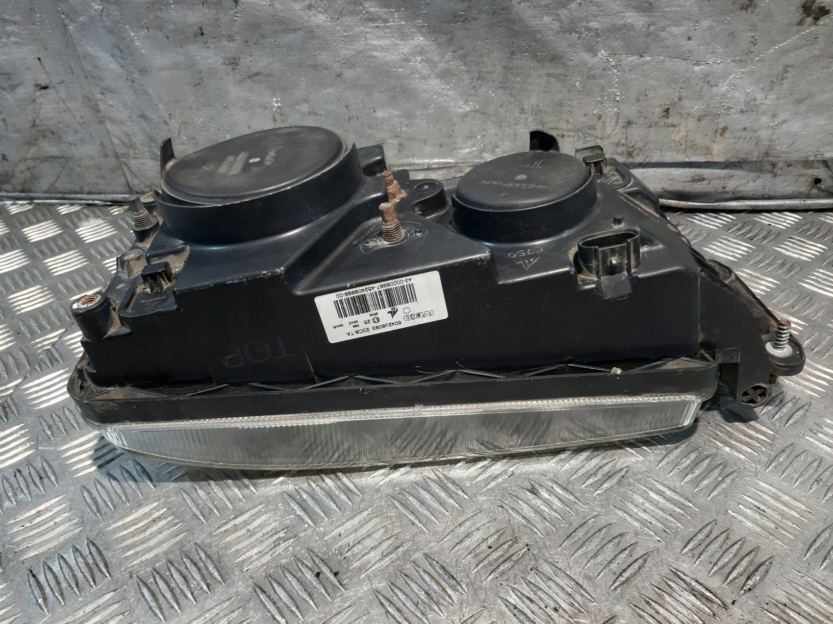REFLEKTOR far desna prednji dio 504238093 IVECO