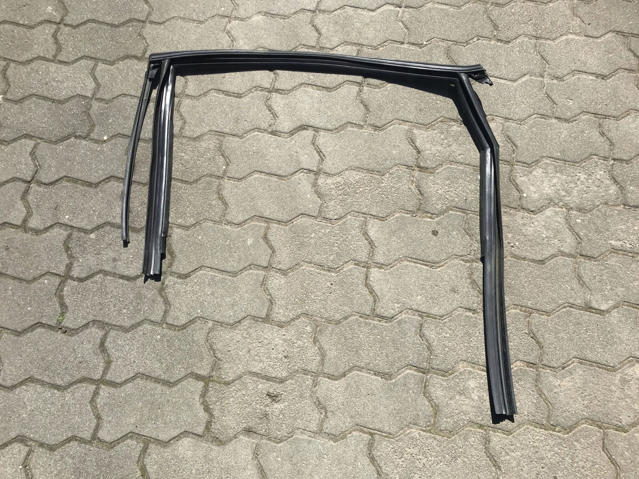 gasket windows left rear part AUDI Q7 4M
