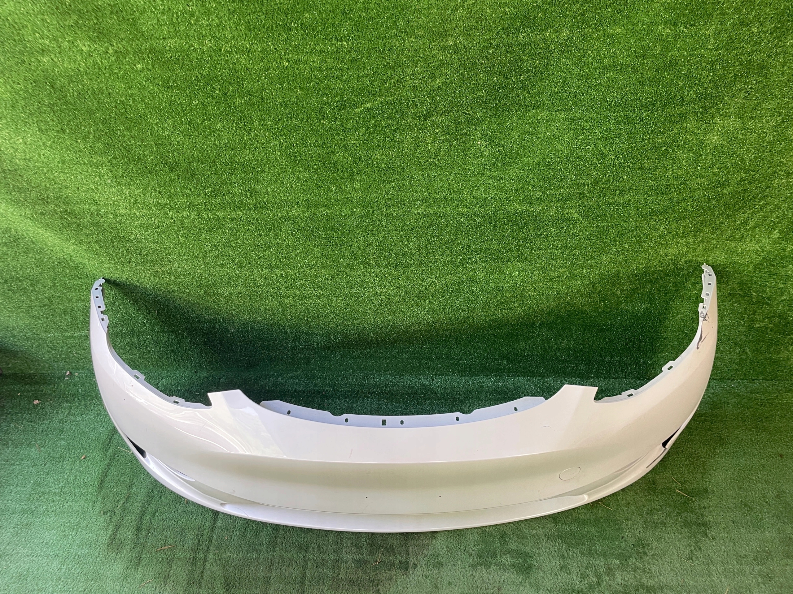 TESLA MODEL Y STOSSSTANGE VORNE VORNE