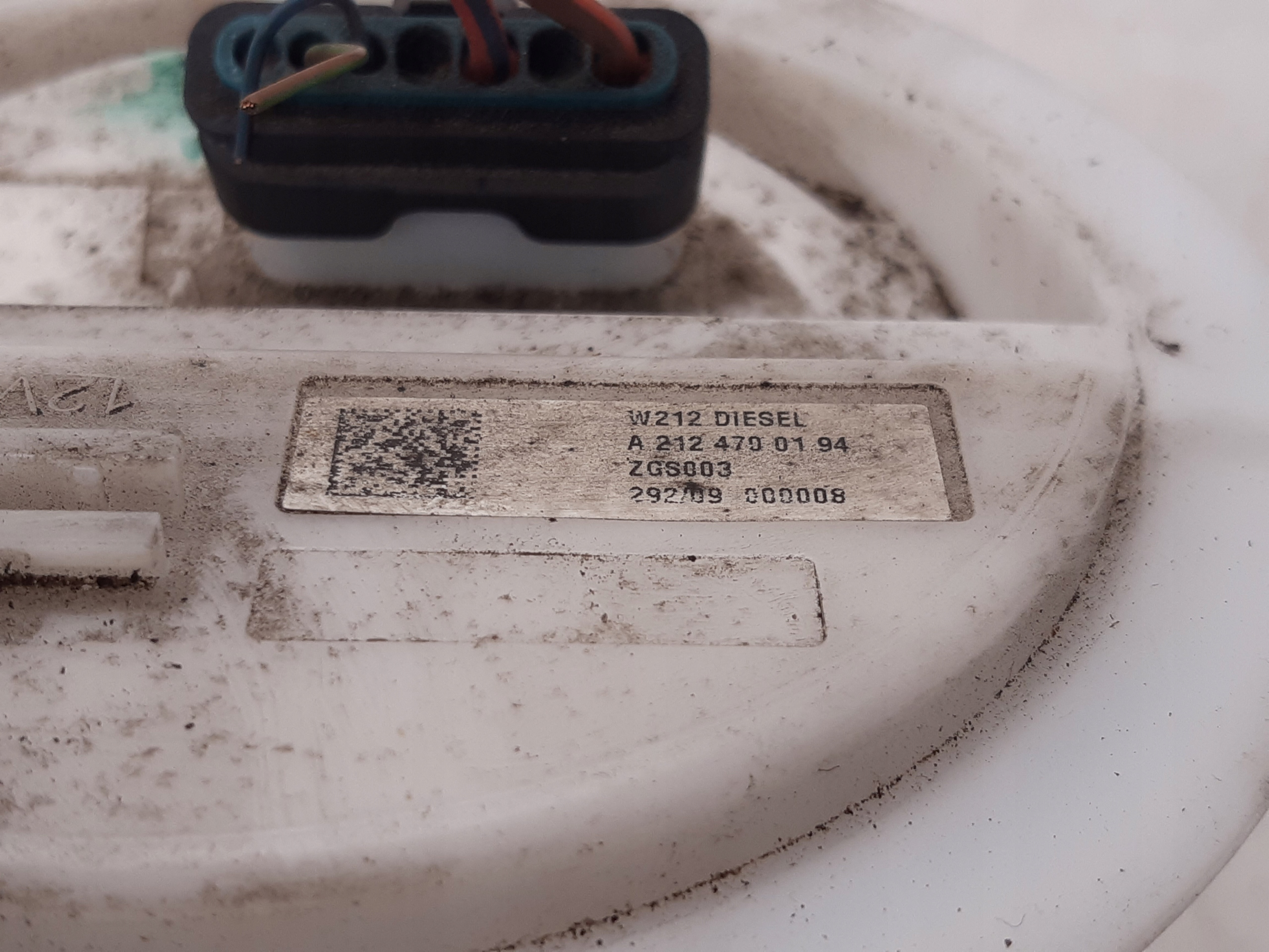 feed pump 2124700194 Mercedes W212