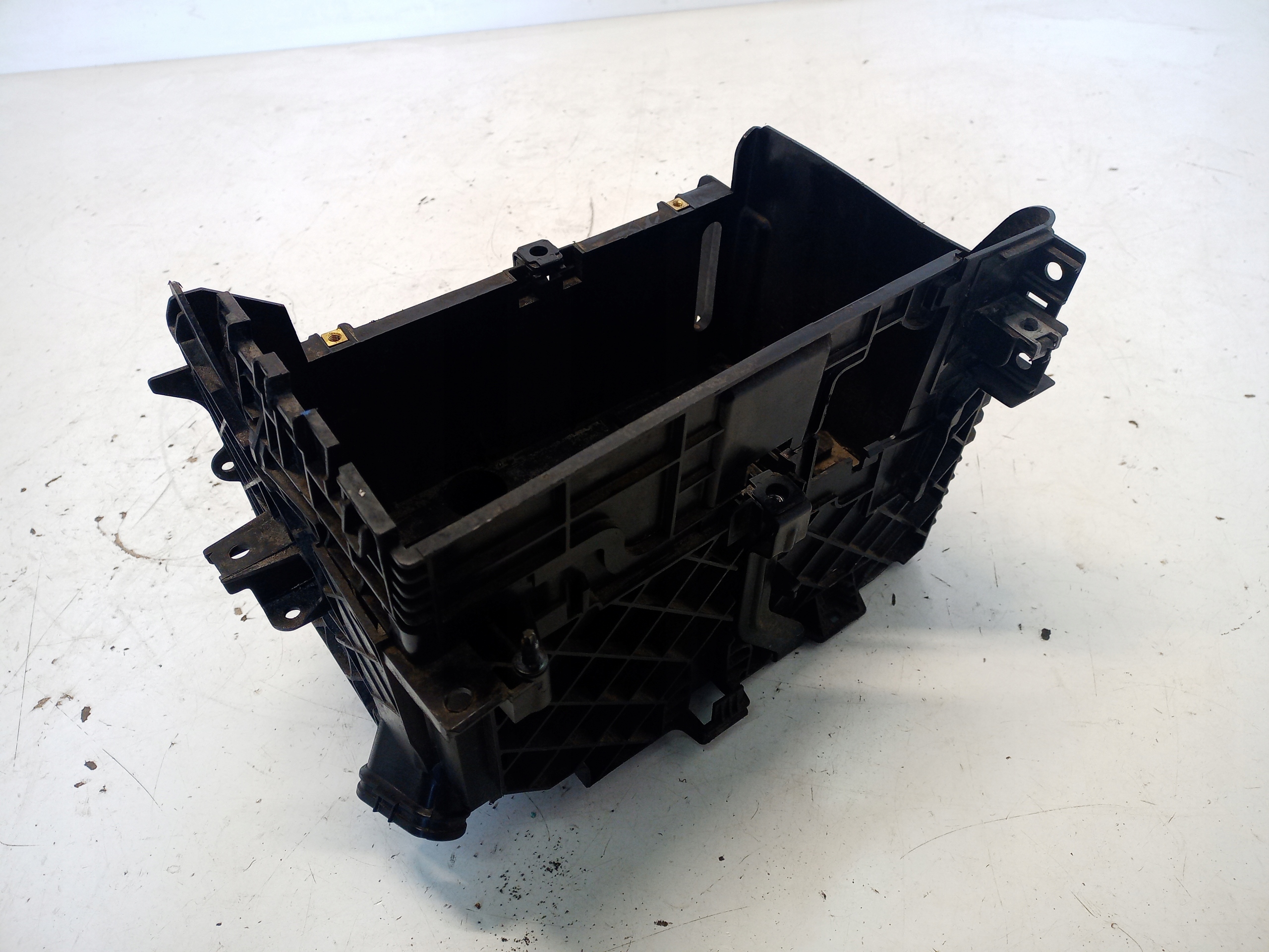 PODSTAWA AKUMULATORA TRAFIC III VIVARO B Numer katalogowy części 244460003R