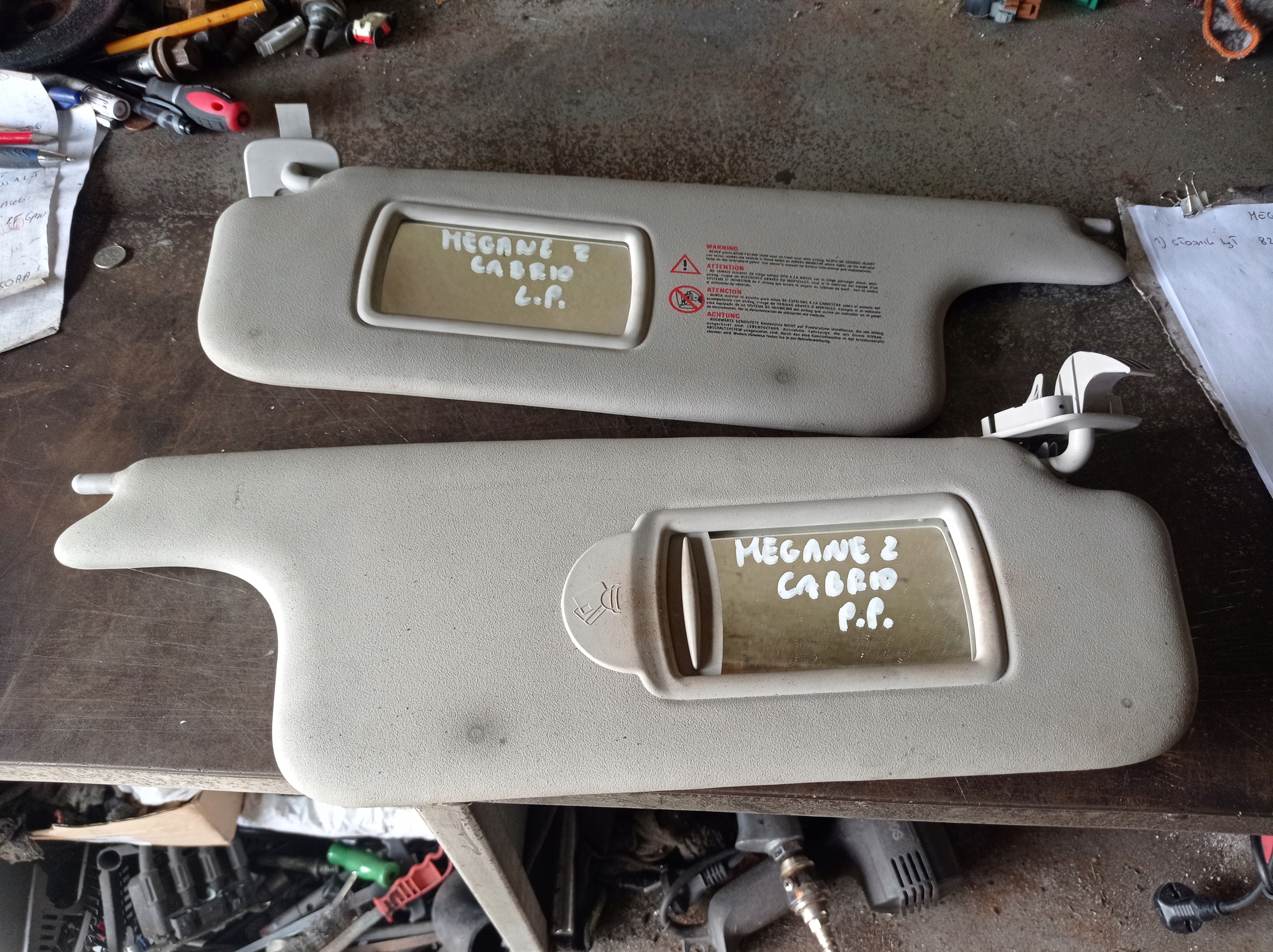 MEGANE II - OSLONA PRZECIWSLONECZNA PRAWA