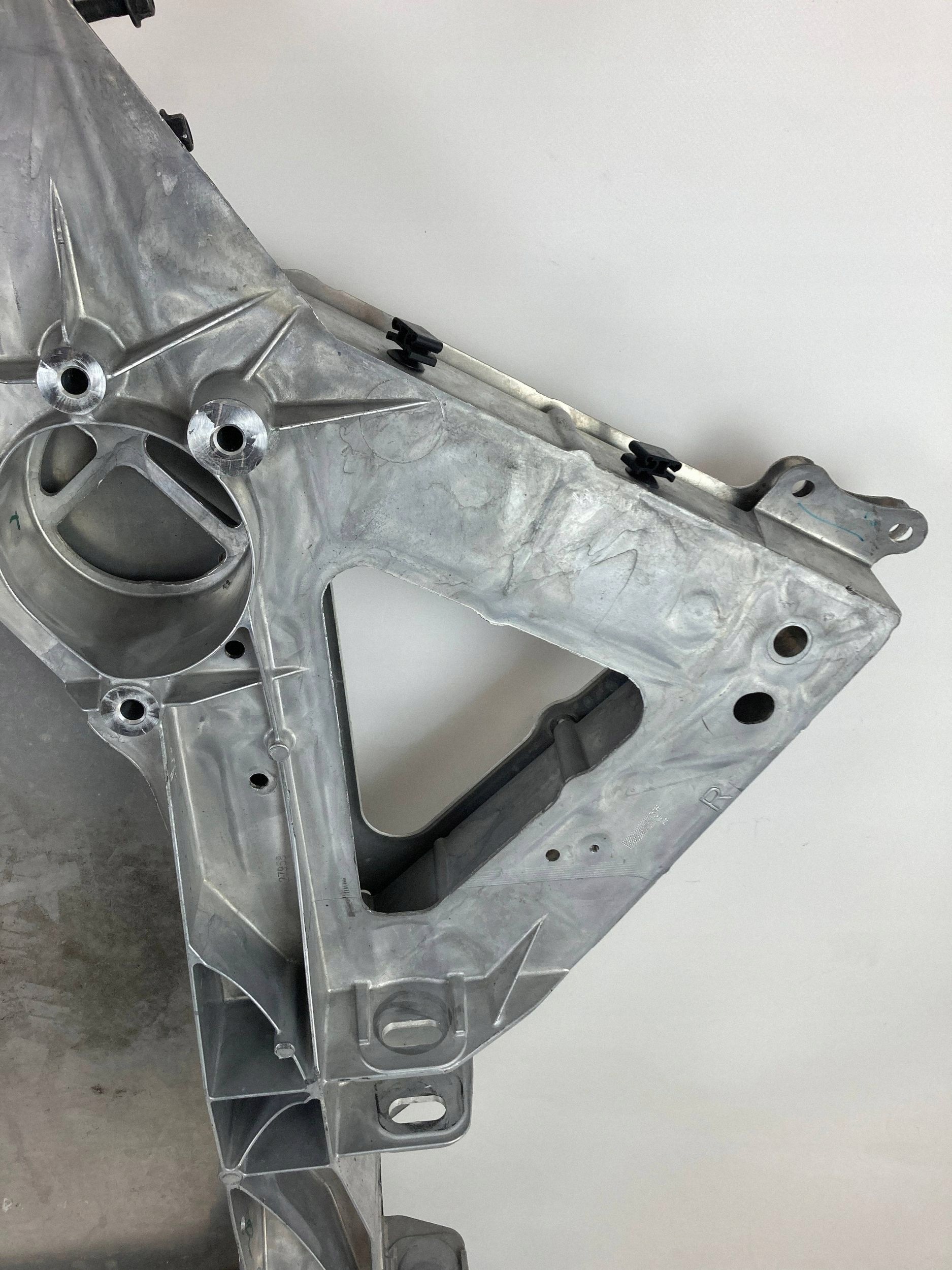 Chevrolet Corvette C8 Stingray, Z06 subframe axle beam rear. complete 2020-26 OEM