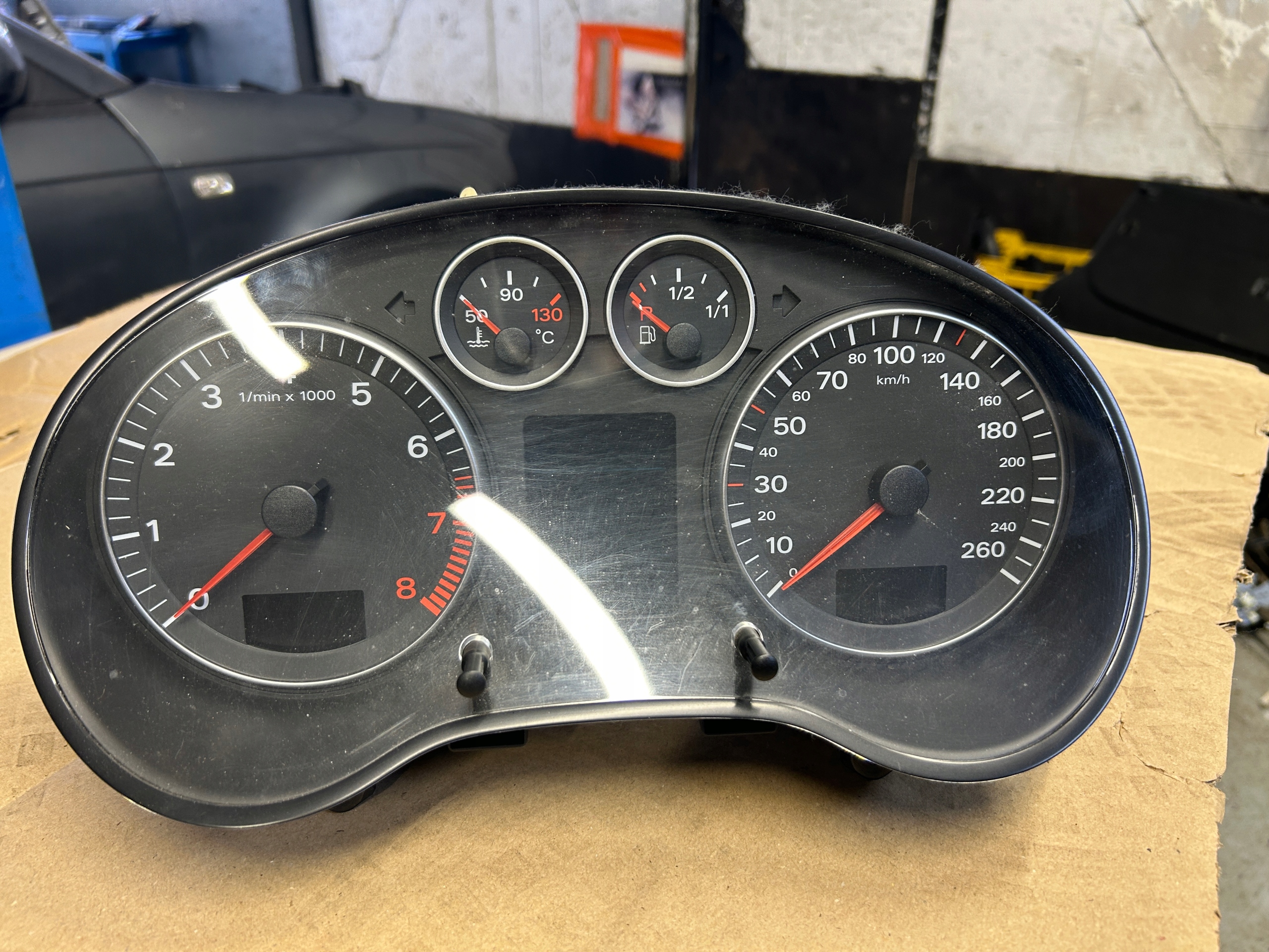AUDI A3 8P 1,8 budíky 8P0920931F