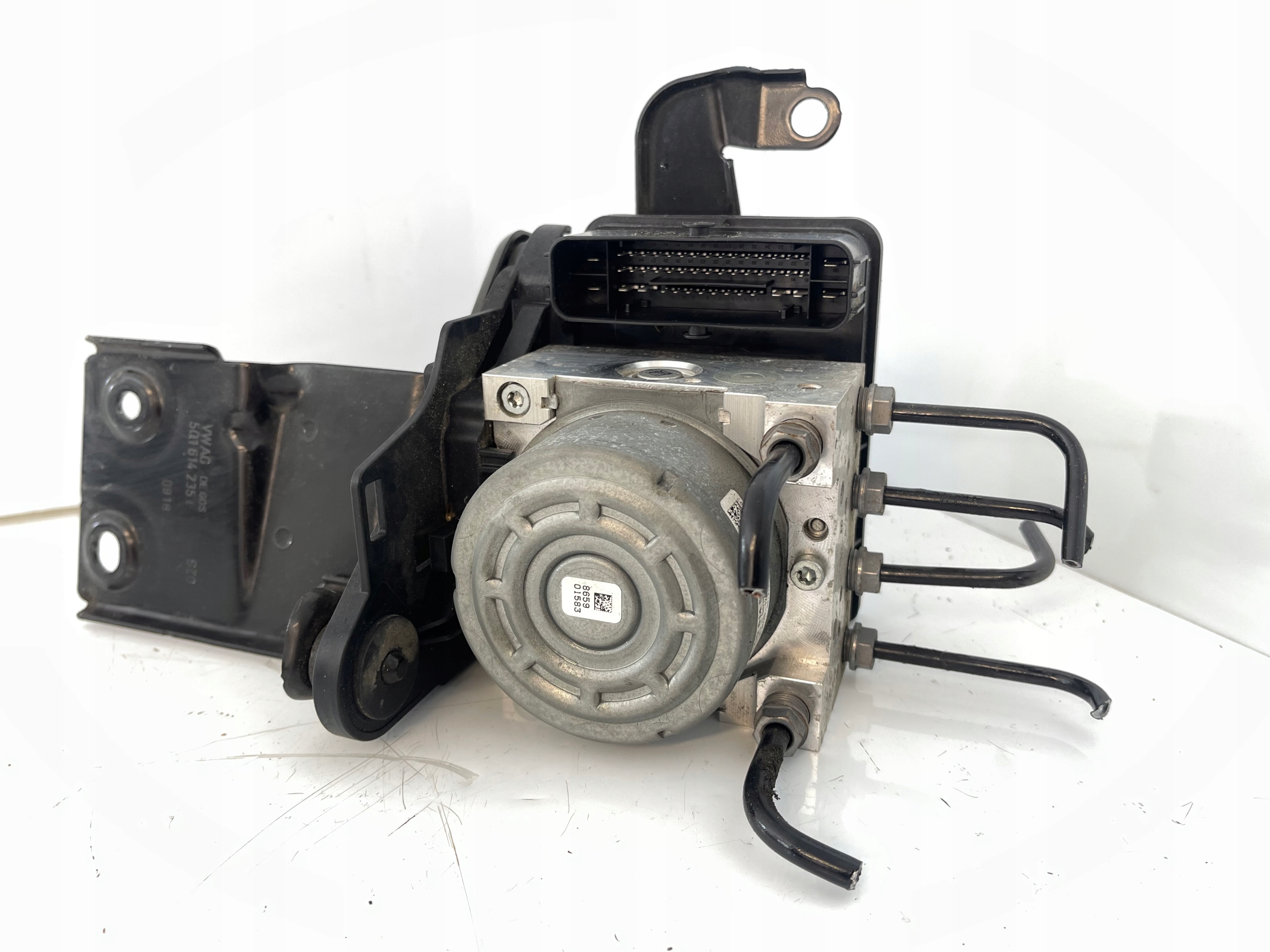 VW PASSAT B8 2.0 TDI pump ABS control unit 5Q0614517DA