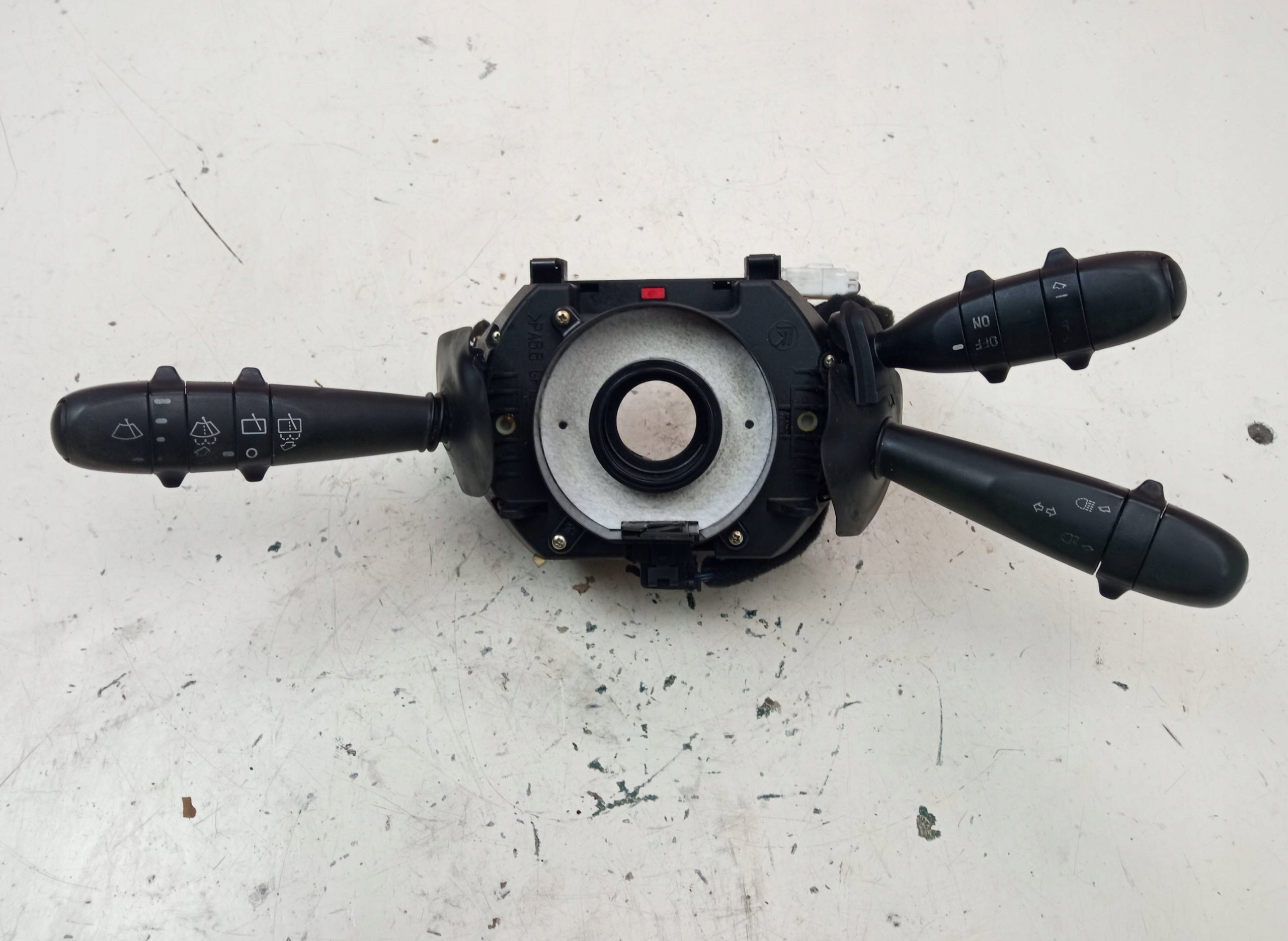 PRZEŁĄCZNIK ZESPOLONY ŚWIATEŁ ALFA ROMEO 147