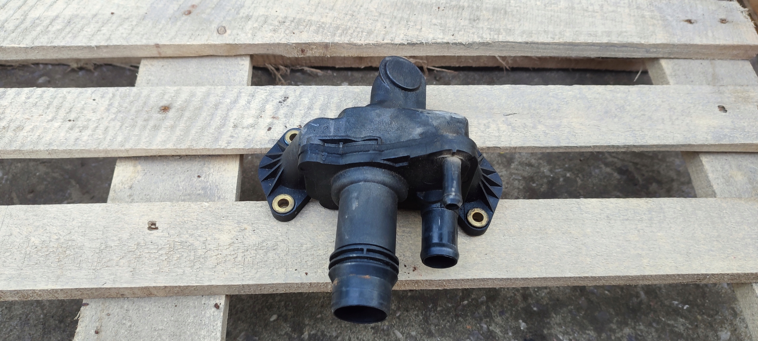 FLANGIA d’acqua JAGUAR XF X250 e 4H2Q-8592-B