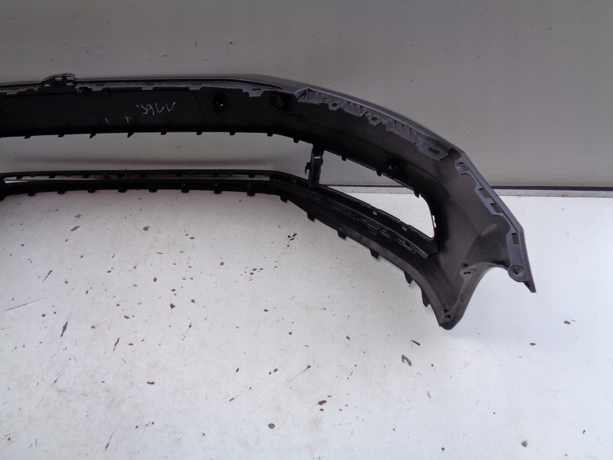 front bumper VW TOURAN 5TA 16- NR 46161