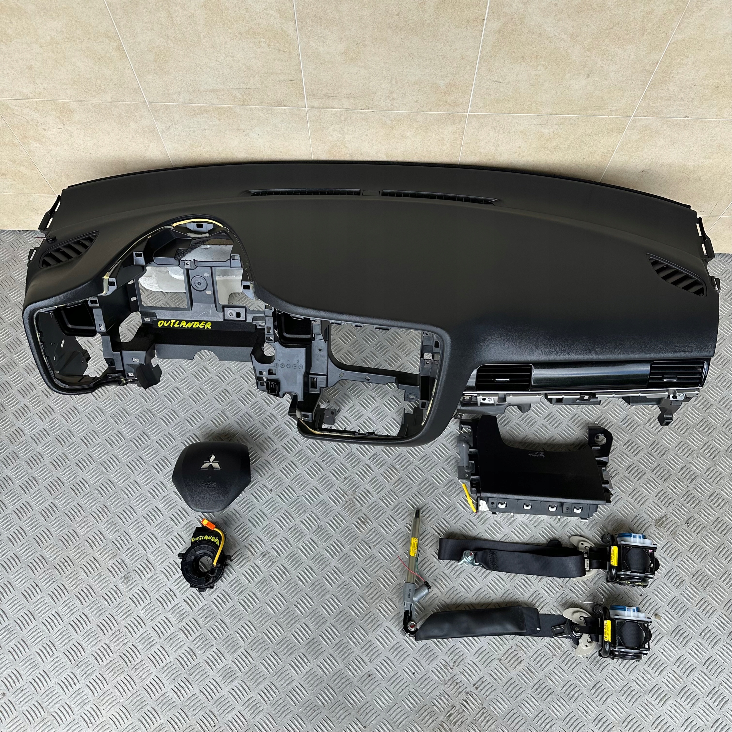 DASHBOARD CONSOLE COMPLETE AIRBAG OUTLANDER III LIFT