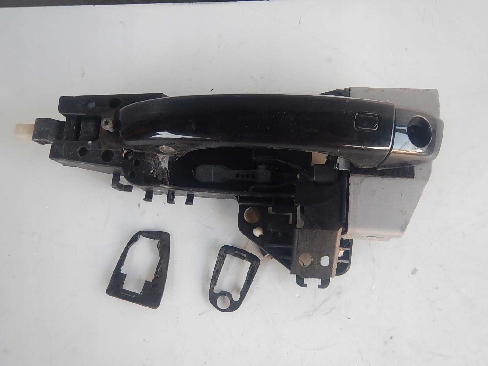 4N0837208 - AUDI A8 S8 D4 ліва ручка kessy передні двері