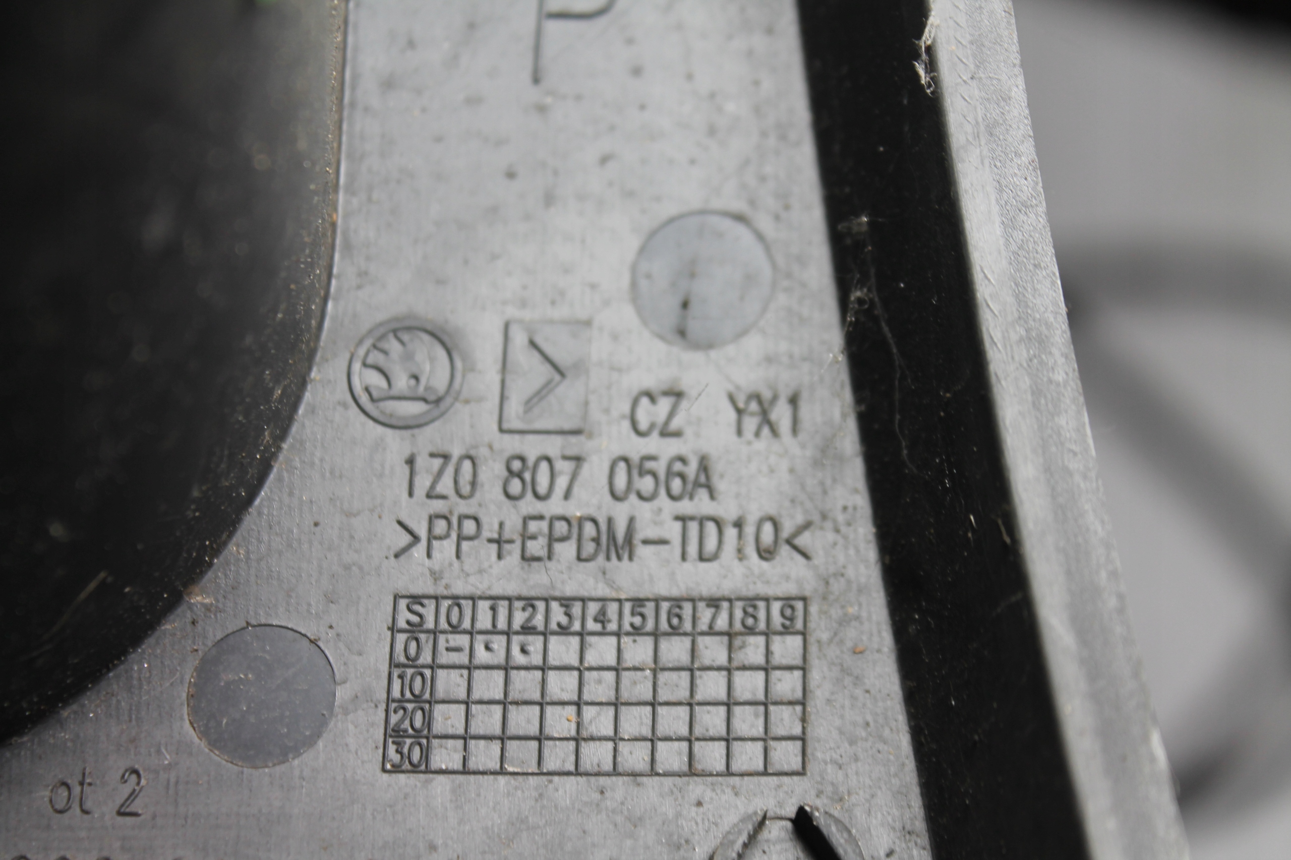 Spritzdüse Leuchte rechts 1Z0807056A OCTAVIA II LIFT 08