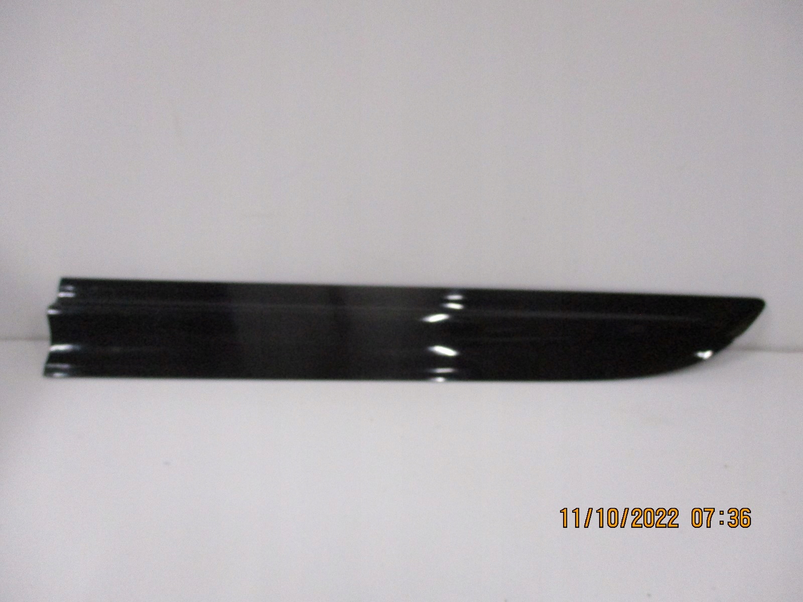 moulding door left front MACAN 95B 95B837889
