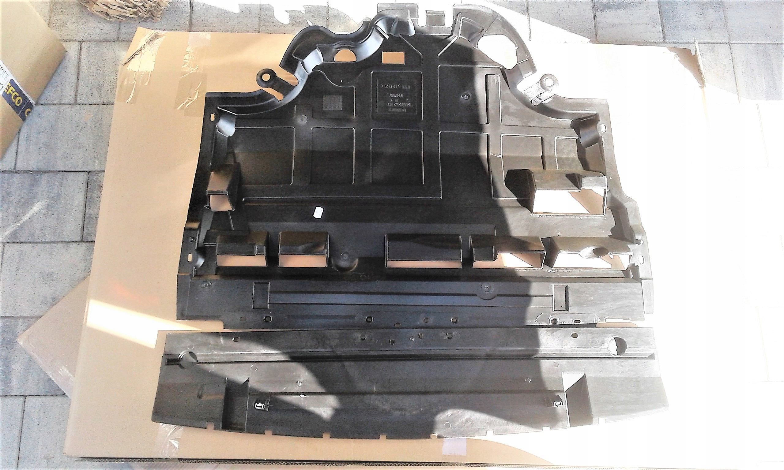 OSŁONA POD SILNIK ORYGINAŁ TRAFIC VIVARO PRIMASTAR