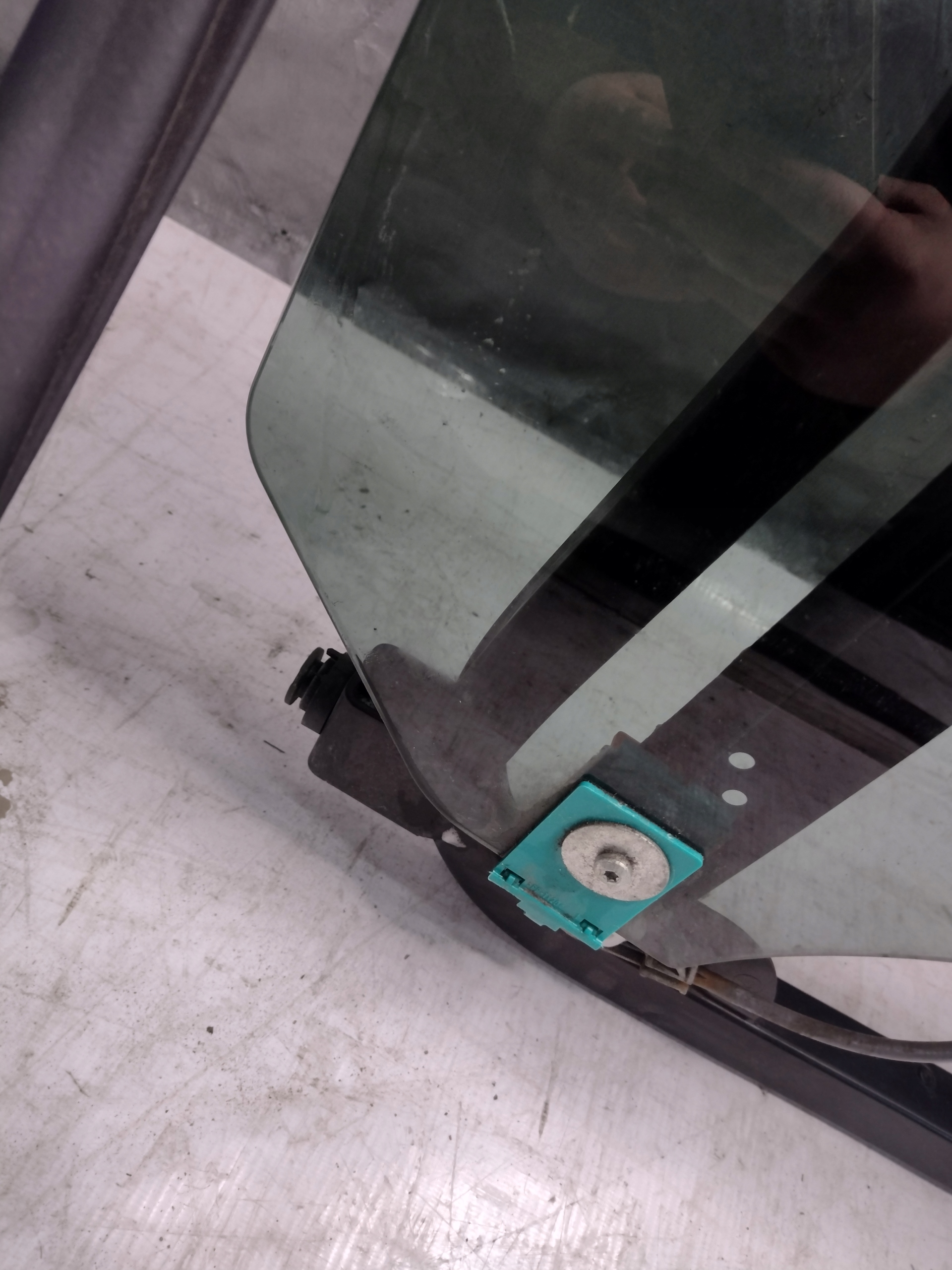 frame mechanism lifting windows left rear part Porsche Cayenne and