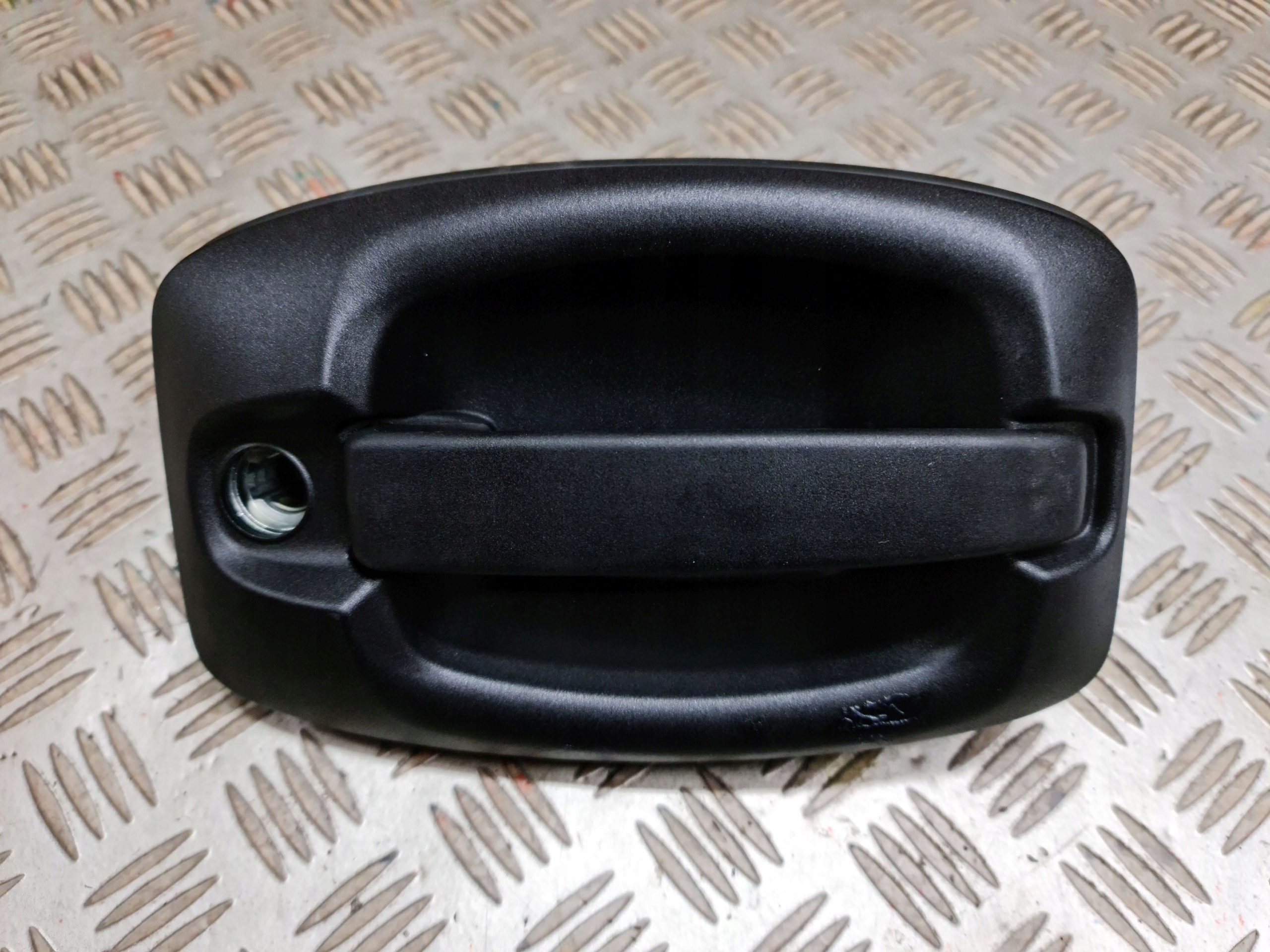 handle door left front IVECO DAILY 14->