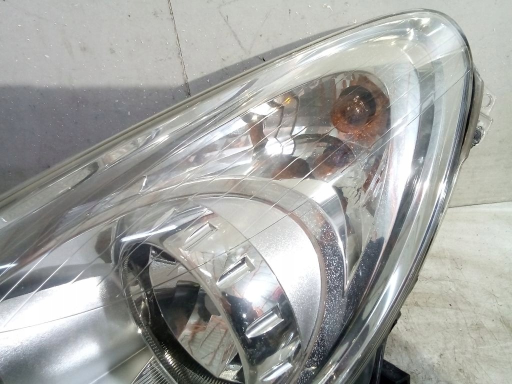 Opel Corsa D feu gauche avant avant 13186381
