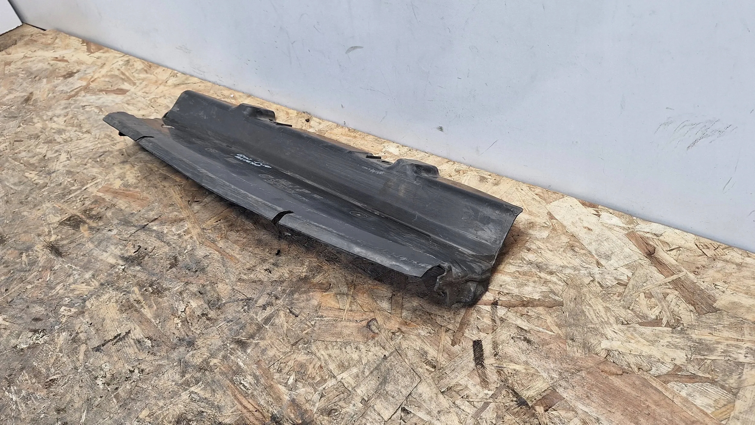 cover covering radiator 7128502 BMW E81 E87