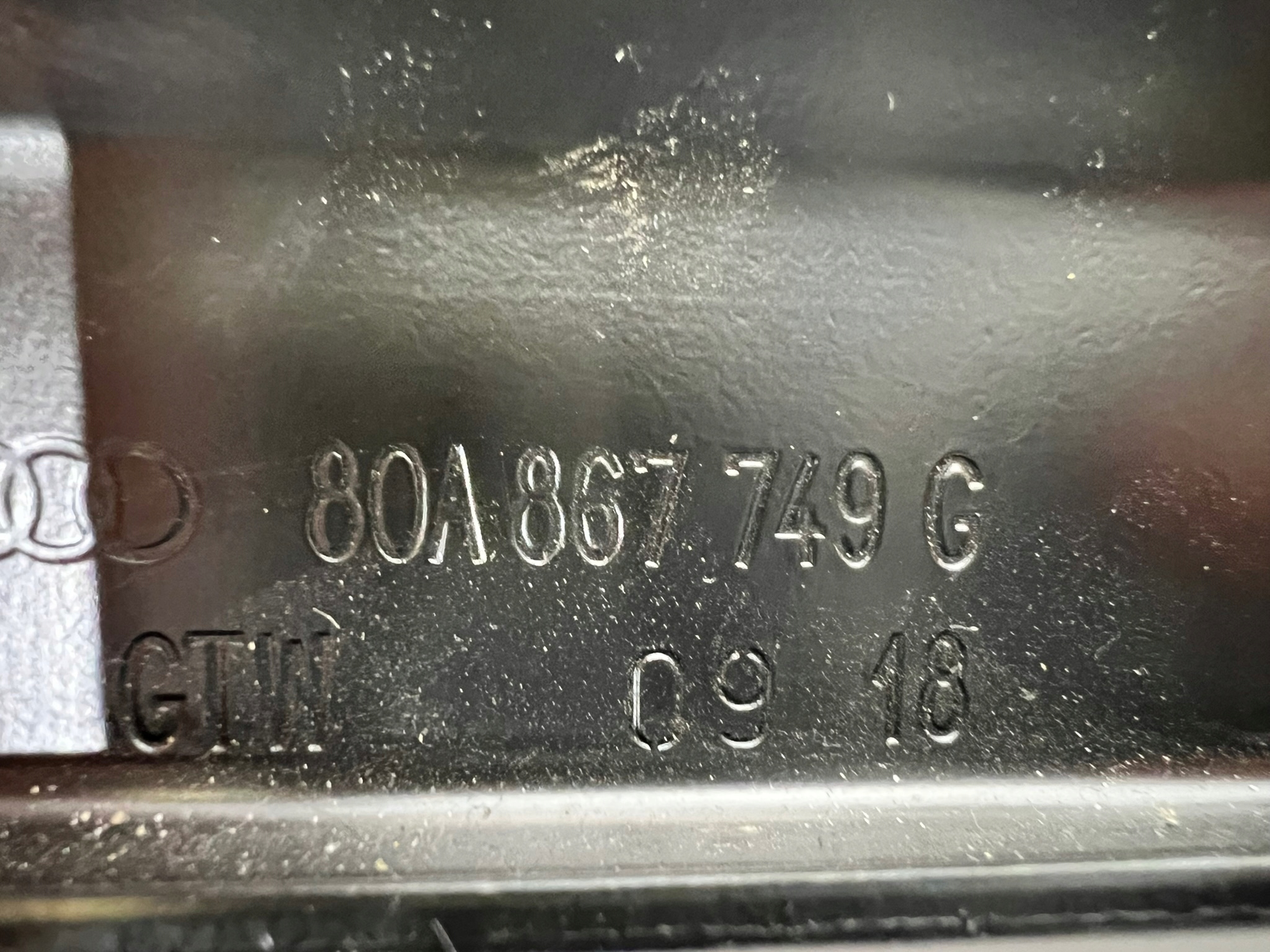 Halter Halter AKUMULATORA AUDI Q5 FY 80A867749G